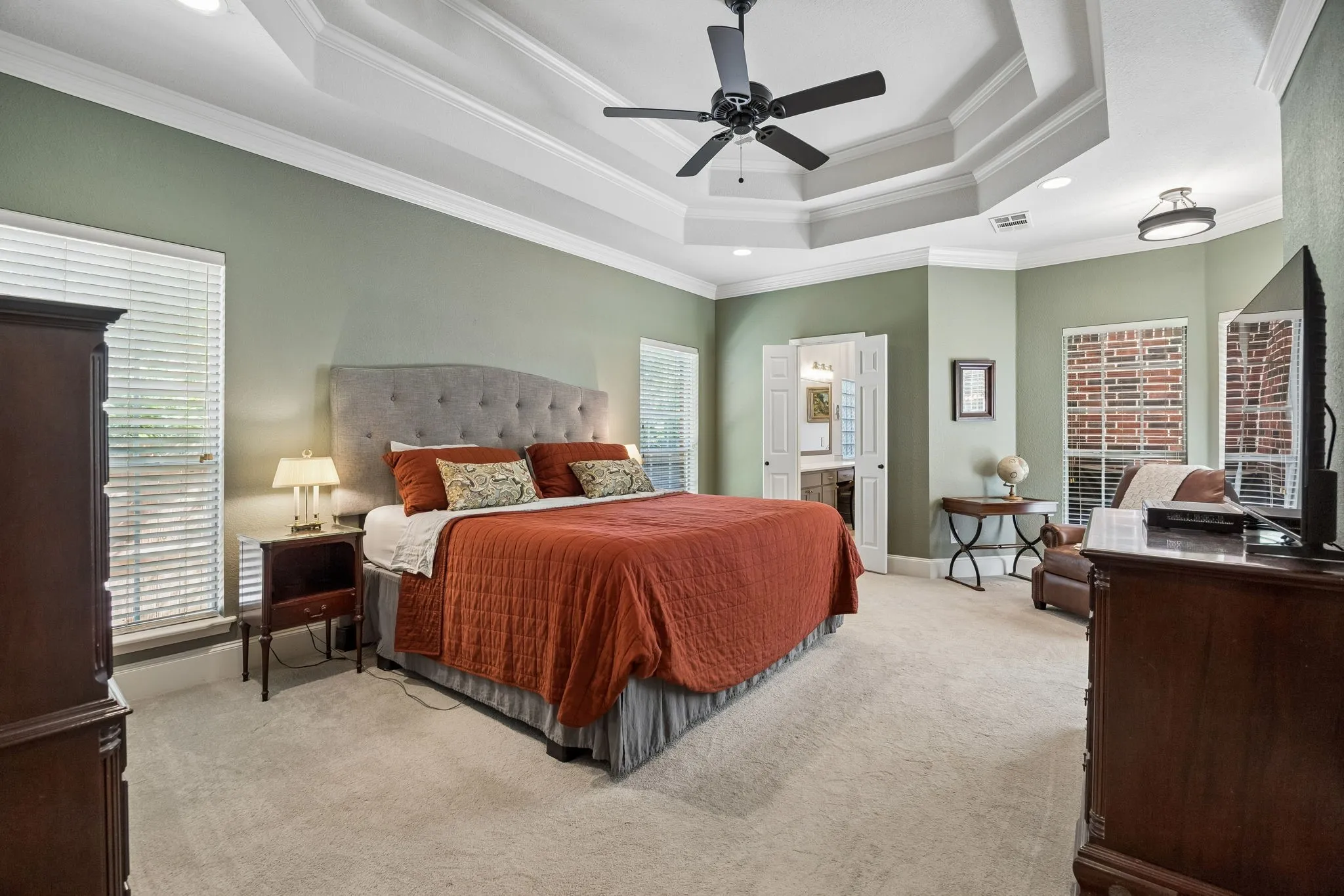 Single Family Residence For Sale in Tarrant County , 3718 Lakeview Drive, Grapevine, Texas 76051, 4 Bedroom, 3 Bathroom, 3 Garage spaces, 2,837 Sqft, built in 1999, mls#21360868, Real Estate Agent in Grapevine, Homes For Sale in Tarrant county, Homes For Sale in Grapevine, Realtor in Grapevine Texas, Real Estate Brokerage Independent Realty Texas, Luminita Cordes Realtor