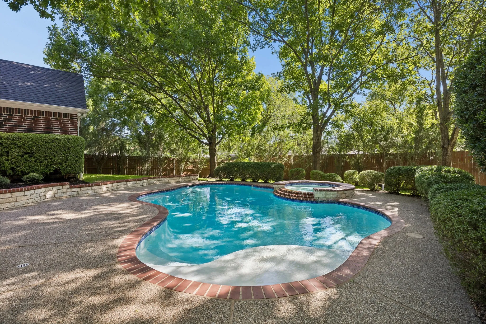 Single Family Residence For Sale in Tarrant County , 3718 Lakeview Drive, Grapevine, Texas 76051, 4 Bedroom, 3 Bathroom, 3 Garage spaces, 2,837 Sqft, built in 1999, mls#21360868, Real Estate Agent in Grapevine, Homes For Sale in Tarrant county, Homes For Sale in Grapevine, Realtor in Grapevine Texas, Real Estate Brokerage Independent Realty Texas, Luminita Cordes Realtor