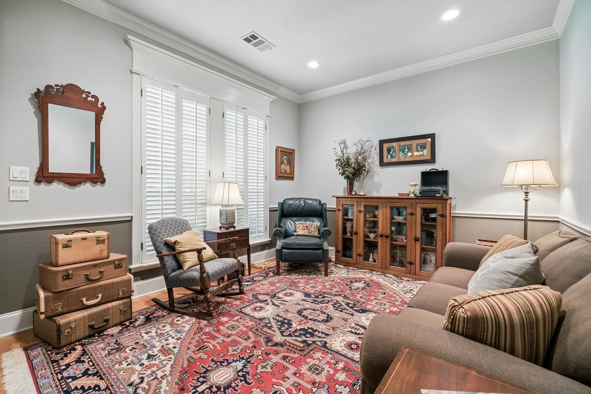 Single Family Residence For Sale in Tarrant County , 3718 Lakeview Drive, Grapevine, Texas 76051, 4 Bedroom, 3 Bathroom, 3 Garage spaces, 2,837 Sqft, built in 1999, mls#21360868, Real Estate Agent in Grapevine, Homes For Sale in Tarrant county, Homes For Sale in Grapevine, Realtor in Grapevine Texas, Real Estate Brokerage Independent Realty Texas, Luminita Cordes Realtor