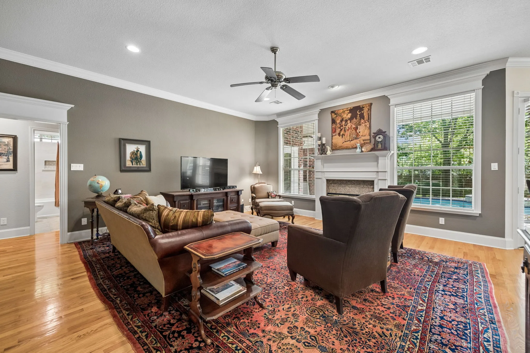 Single Family Residence For Sale in Tarrant County , 3718 Lakeview Drive, Grapevine, Texas 76051, 4 Bedroom, 3 Bathroom, 3 Garage spaces, 2,837 Sqft, built in 1999, mls#21360868, Real Estate Agent in Grapevine, Homes For Sale in Tarrant county, Homes For Sale in Grapevine, Realtor in Grapevine Texas, Real Estate Brokerage Independent Realty Texas, Luminita Cordes Realtor