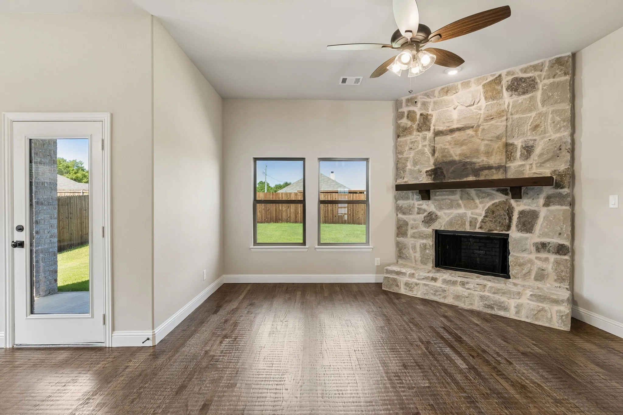 Single Family Residence For Sale in Collin County , 310 Mercer Drive, Josephine, Texas 75173, 4 Bedroom, 3 Bathroom, 2 Garage spaces, 2,320 Sqft, built in 2024, mls#21357171, Real Estate Agent in Josephine, Homes For Sale in Collin county, Homes For Sale in Josephine, Realtor in Josephine Texas, Real Estate Brokerage Independent Realty Texas, Luminita Cordes Realtor