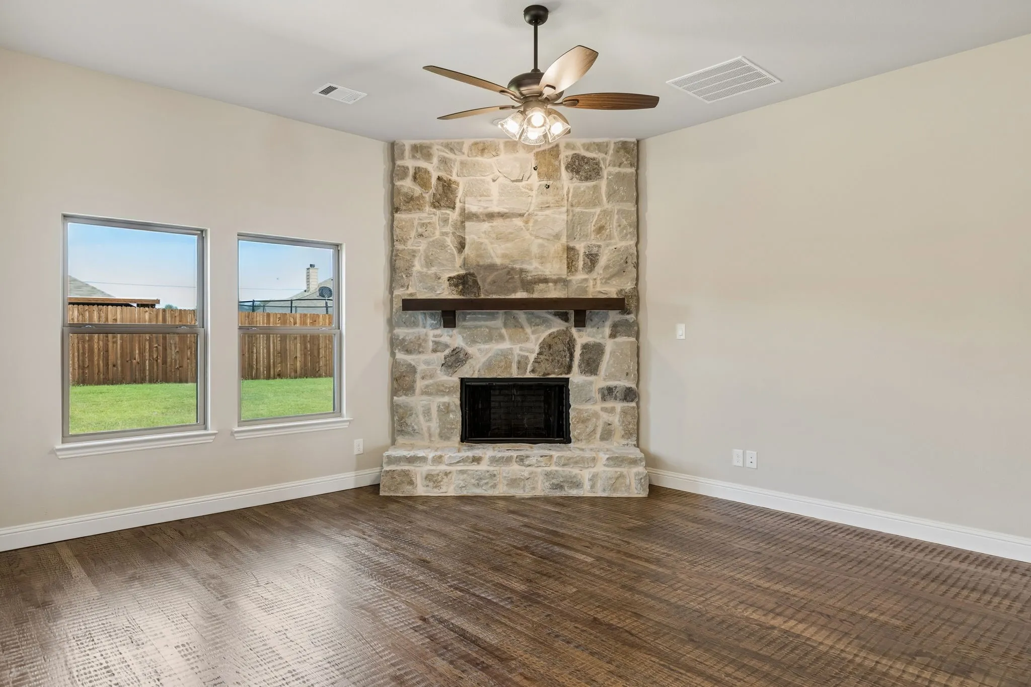 Single Family Residence For Sale in Collin County , 310 Mercer Drive, Josephine, Texas 75173, 4 Bedroom, 3 Bathroom, 2 Garage spaces, 2,320 Sqft, built in 2024, mls#21357171, Real Estate Agent in Josephine, Homes For Sale in Collin county, Homes For Sale in Josephine, Realtor in Josephine Texas, Real Estate Brokerage Independent Realty Texas, Luminita Cordes Realtor