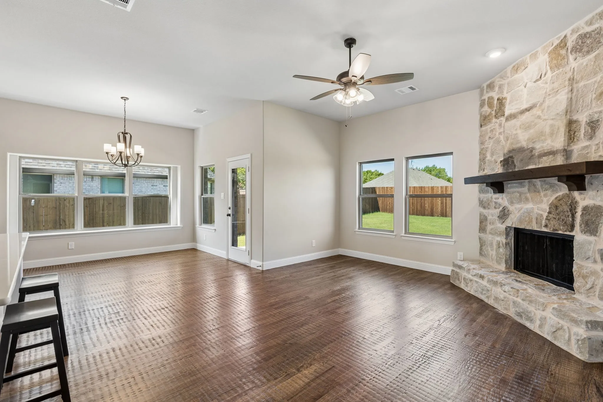 Single Family Residence For Sale in Collin County , 310 Mercer Drive, Josephine, Texas 75173, 4 Bedroom, 3 Bathroom, 2 Garage spaces, 2,320 Sqft, built in 2024, mls#21357171, Real Estate Agent in Josephine, Homes For Sale in Collin county, Homes For Sale in Josephine, Realtor in Josephine Texas, Real Estate Brokerage Independent Realty Texas, Luminita Cordes Realtor