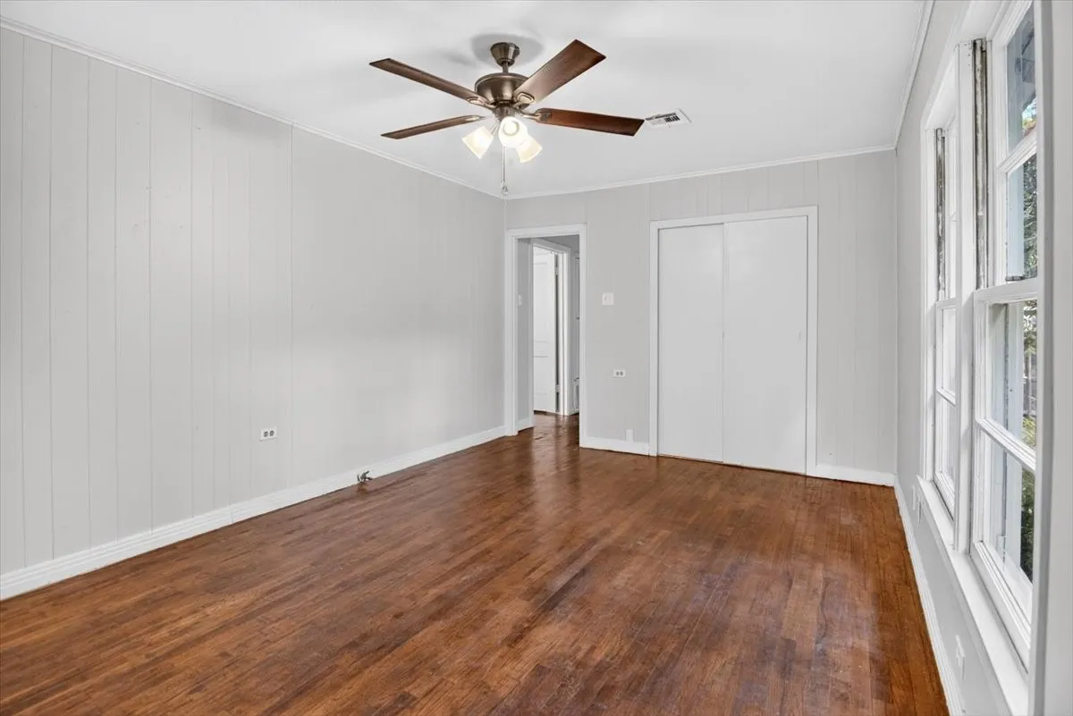 Single Family Residence For Sale in Mc Lennan County , 4108 Austin Avenue, Waco, Texas 76710, 3 Bedroom, 1 Bathroom, Garage spaces, 1,248 Sqft, built in 1950, mls#21358298, Real Estate Agent in Waco, Homes For Sale in Mc Lennan county, Homes For Sale in Waco, Realtor in Waco Texas, Real Estate Brokerage Independent Realty Texas, Luminita Cordes Realtor