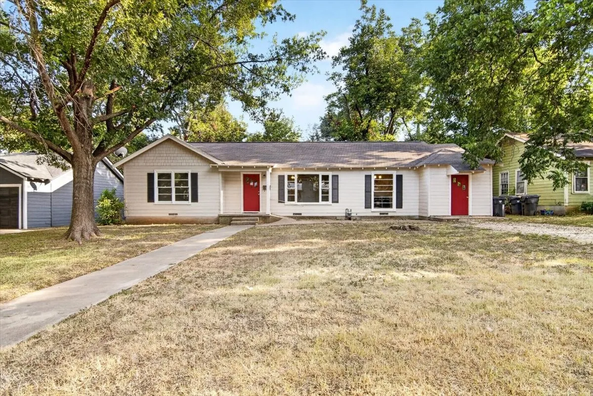 Single Family Residence For Sale in Mc Lennan County , 4108 Austin Avenue, Waco, Texas 76710, 3 Bedroom, 1 Bathroom, Garage spaces, 1,248 Sqft, built in 1950, mls#21358298, Real Estate Agent in Waco, Homes For Sale in Mc Lennan county, Homes For Sale in Waco, Realtor in Waco Texas, Real Estate Brokerage Independent Realty Texas, Luminita Cordes Realtor