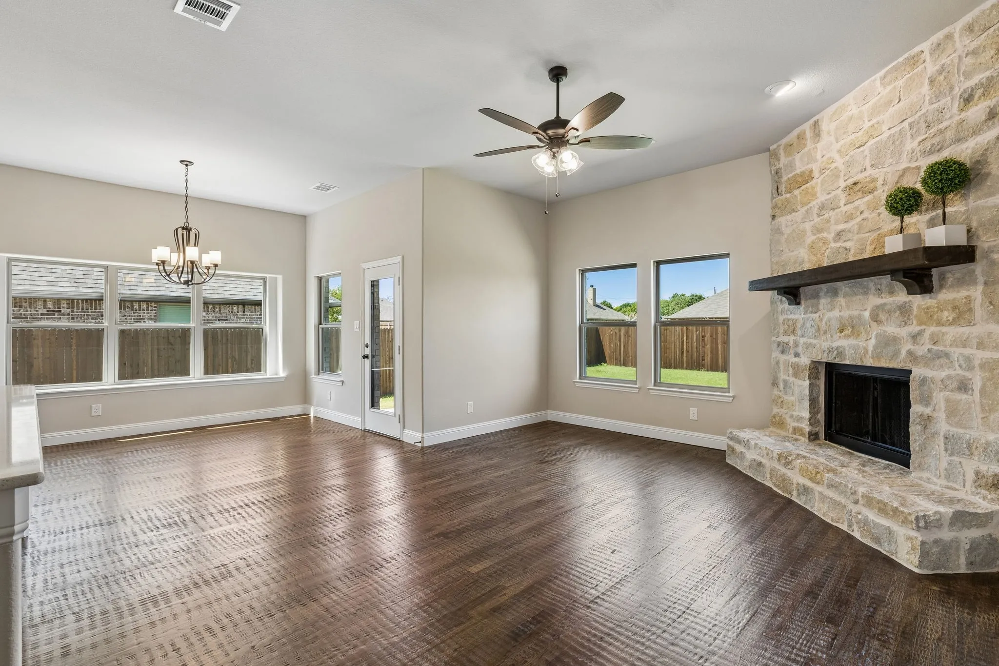 Single Family Residence For Sale in Collin County , 306 Mercer Drive, Josephine, Texas 75173, 4 Bedroom, 3 Bathroom, 2 Garage spaces, 2,320 Sqft, built in 2024, mls#21356103, Real Estate Agent in Josephine, Homes For Sale in Collin county, Homes For Sale in Josephine, Realtor in Josephine Texas, Real Estate Brokerage Independent Realty Texas, Luminita Cordes Realtor