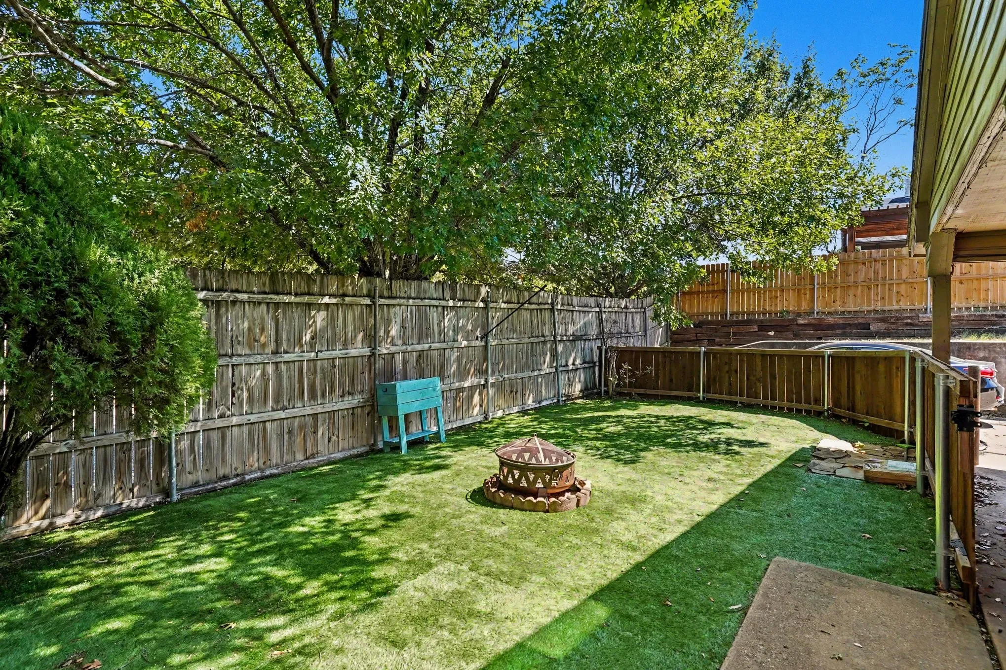 Single Family Residence For Sale in Tarrant County , 2700 Meadow Park Drive, Bedford, Texas 76021, 3 Bedroom, 2 Bathroom, Garage spaces, 1,507 Sqft, built in 1981, mls#21356263, Real Estate Agent in Bedford, Homes For Sale in Tarrant county, Homes For Sale in Bedford, Realtor in Bedford Texas, Real Estate Brokerage Independent Realty Texas, Luminita Cordes Realtor