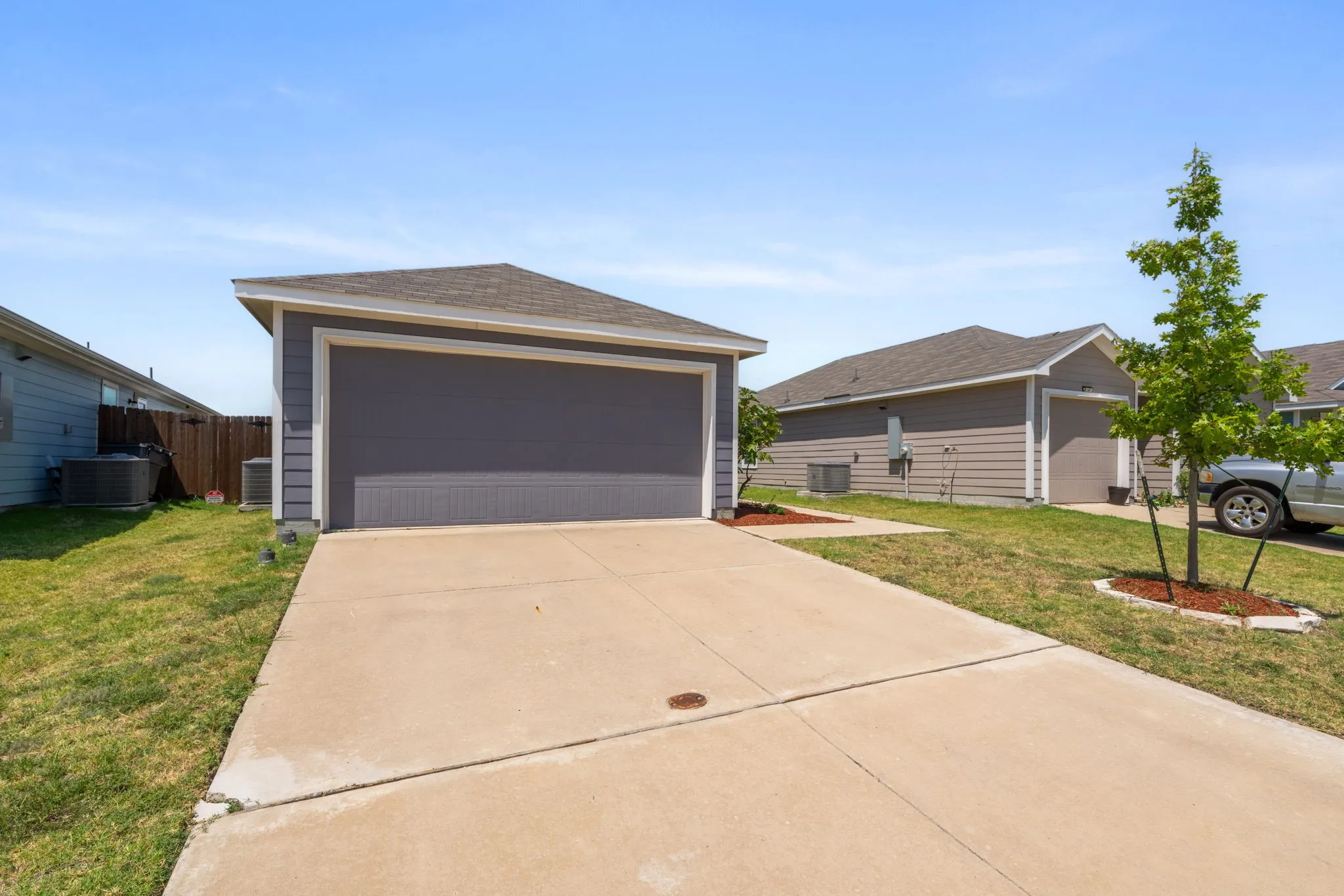 Single Family Residence For Sale in Collin County , 5800 Timber Point Drive, Princeton, Texas 75407, 3 Bedroom, 2 Bathroom, 2 Garage spaces, 1,407 Sqft, built in 2022, mls#21360877, Real Estate Agent in Princeton, Homes For Sale in Collin county, Homes For Sale in Princeton, Realtor in Princeton Texas, Real Estate Brokerage Independent Realty Texas, Luminita Cordes Realtor