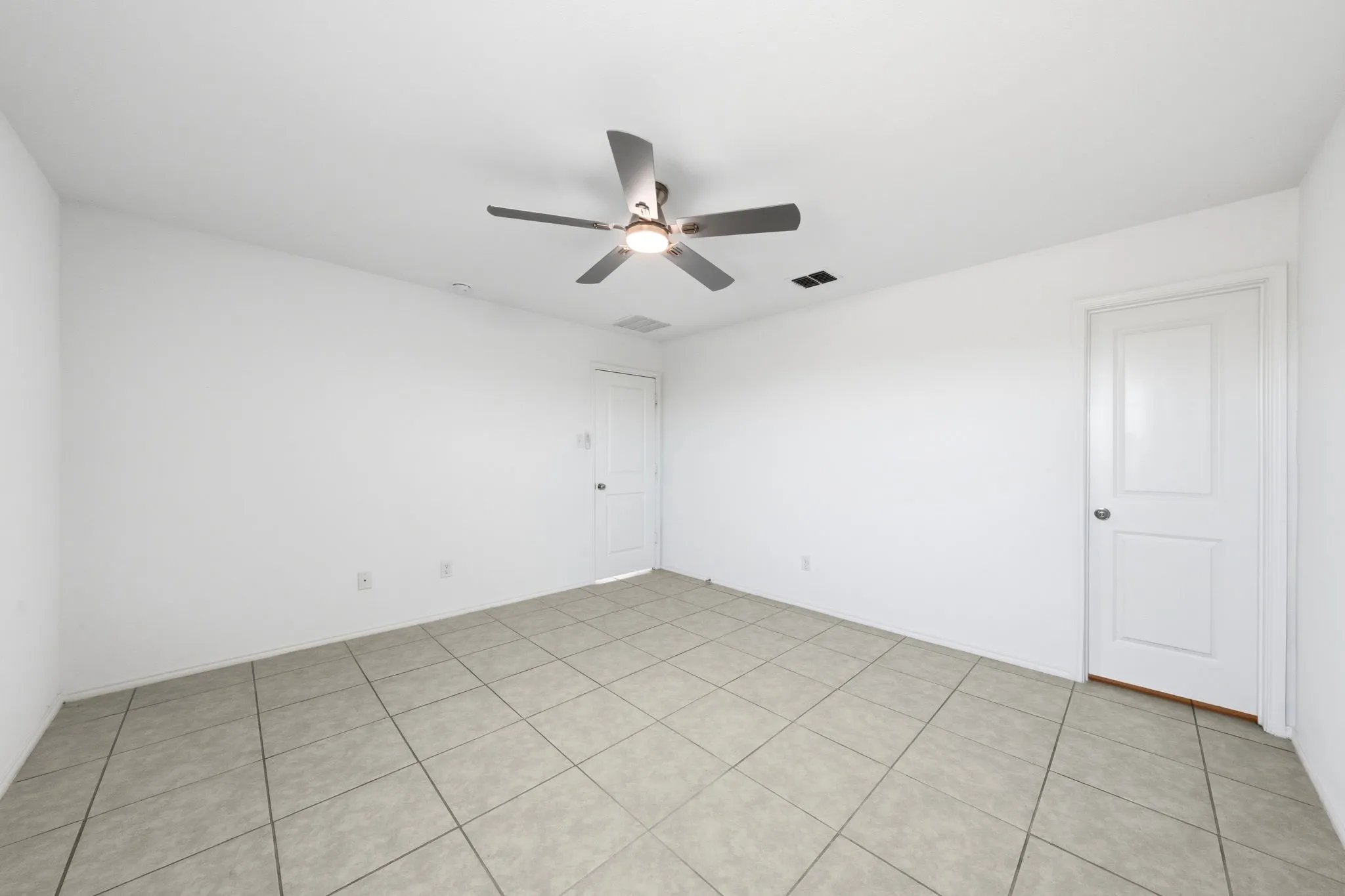 Single Family Residence For Sale in Collin County , 5800 Timber Point Drive, Princeton, Texas 75407, 3 Bedroom, 2 Bathroom, 2 Garage spaces, 1,407 Sqft, built in 2022, mls#21360877, Real Estate Agent in Princeton, Homes For Sale in Collin county, Homes For Sale in Princeton, Realtor in Princeton Texas, Real Estate Brokerage Independent Realty Texas, Luminita Cordes Realtor