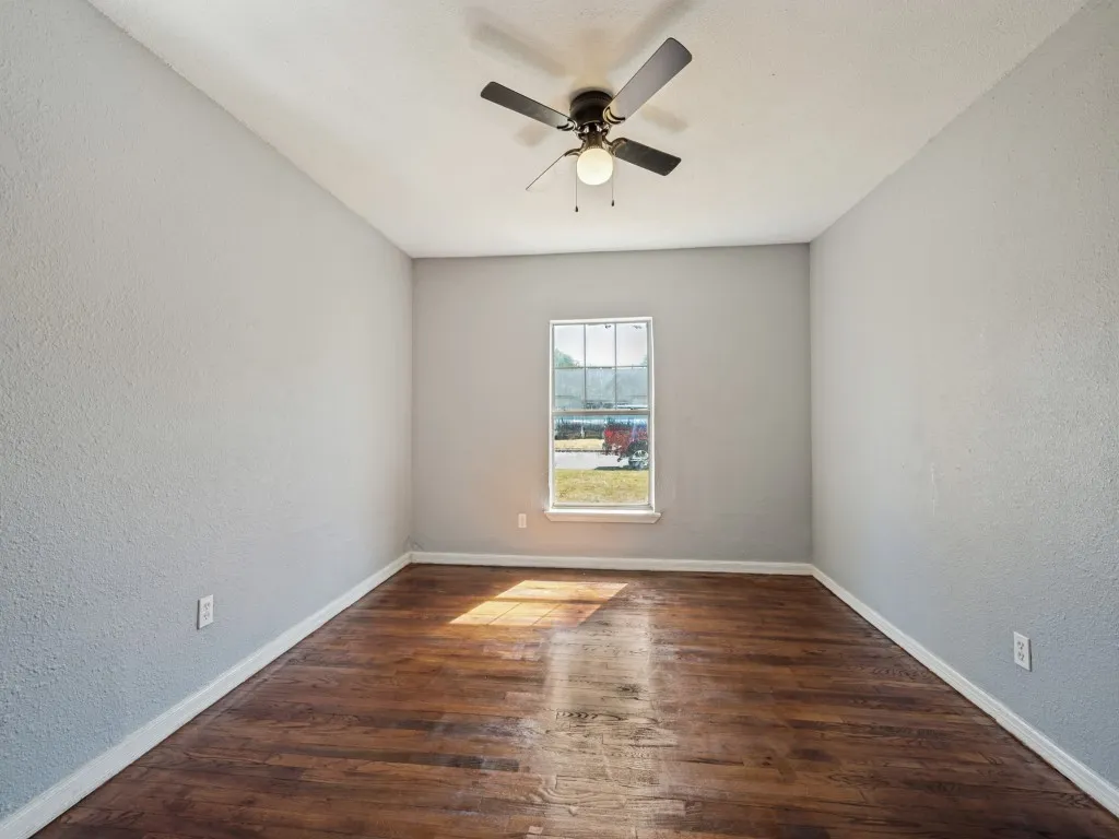 Single Family Residence For Sale in Tarrant County , 2309 Fincher Road, Haltom City, Texas 76117, 3 Bedroom, 1 Bathroom, Garage spaces, 1,326 Sqft, built in 1947, mls#21360890, Real Estate Agent in Haltom City, Homes For Sale in Tarrant county, Homes For Sale in Haltom City, Realtor in Haltom City Texas, Real Estate Brokerage Independent Realty Texas, Luminita Cordes Realtor