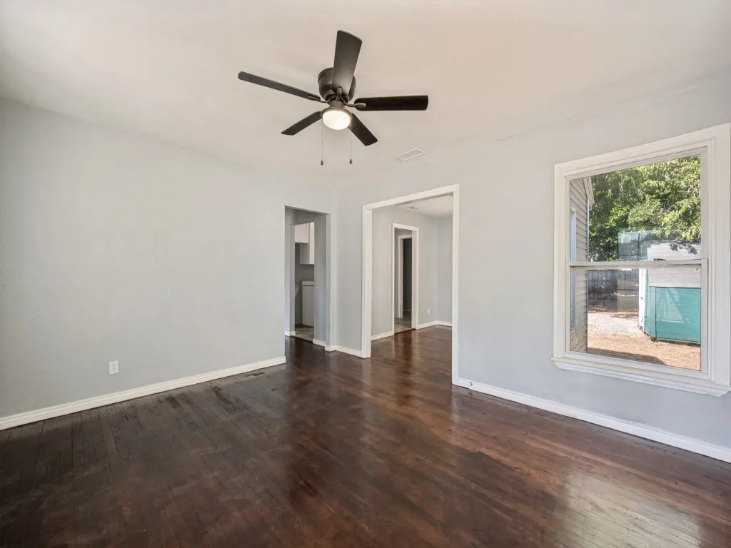 Single Family Residence For Sale in Tarrant County , 2309 Fincher Road, Haltom City, Texas 76117, 3 Bedroom, 1 Bathroom, Garage spaces, 1,326 Sqft, built in 1947, mls#21360890, Real Estate Agent in Haltom City, Homes For Sale in Tarrant county, Homes For Sale in Haltom City, Realtor in Haltom City Texas, Real Estate Brokerage Independent Realty Texas, Luminita Cordes Realtor