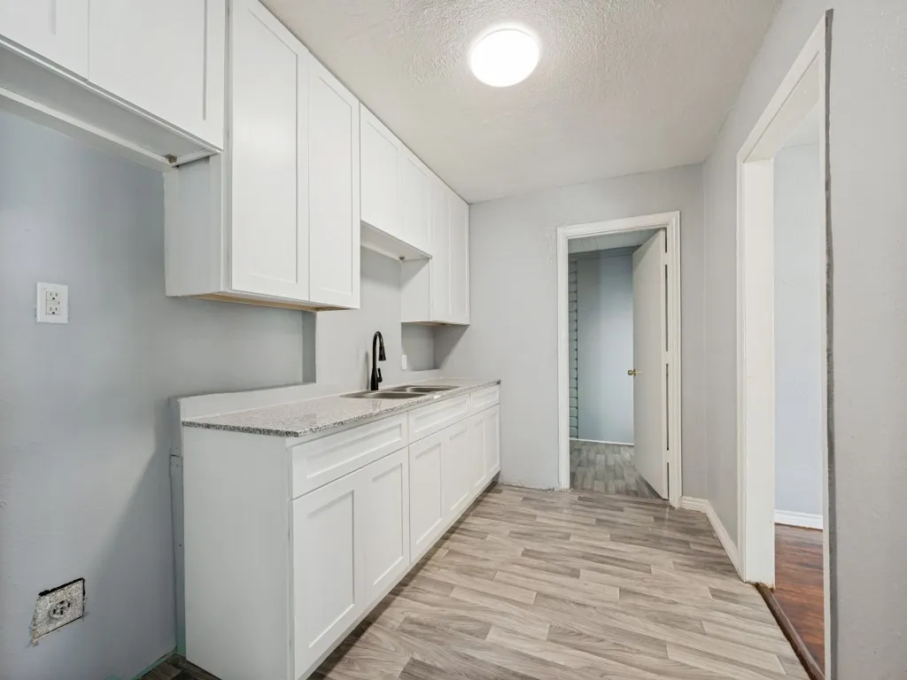 Single Family Residence For Sale in Tarrant County , 2309 Fincher Road, Haltom City, Texas 76117, 3 Bedroom, 1 Bathroom, Garage spaces, 1,326 Sqft, built in 1947, mls#21360890, Real Estate Agent in Haltom City, Homes For Sale in Tarrant county, Homes For Sale in Haltom City, Realtor in Haltom City Texas, Real Estate Brokerage Independent Realty Texas, Luminita Cordes Realtor