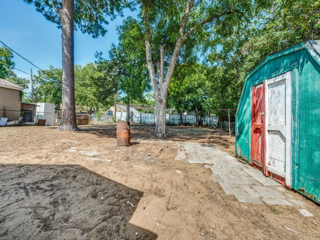 Single Family Residence For Sale in Tarrant County , 2309 Fincher Road, Haltom City, Texas 76117, 3 Bedroom, 1 Bathroom, Garage spaces, 1,326 Sqft, built in 1947, mls#21360890, Real Estate Agent in Haltom City, Homes For Sale in Tarrant county, Homes For Sale in Haltom City, Realtor in Haltom City Texas, Real Estate Brokerage Independent Realty Texas, Luminita Cordes Realtor