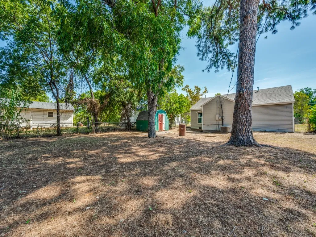 Single Family Residence For Sale in Tarrant County , 2309 Fincher Road, Haltom City, Texas 76117, 3 Bedroom, 1 Bathroom, Garage spaces, 1,326 Sqft, built in 1947, mls#21360890, Real Estate Agent in Haltom City, Homes For Sale in Tarrant county, Homes For Sale in Haltom City, Realtor in Haltom City Texas, Real Estate Brokerage Independent Realty Texas, Luminita Cordes Realtor