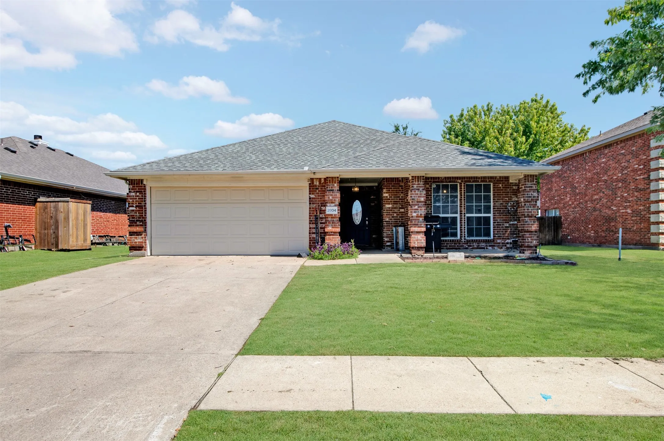 Single Family Residence For Sale in Rockwall County , 2804 Spencer Circle, Royse City, Texas 75189, 3 Bedroom, 2 Bathroom, 2 Garage spaces, 1,712 Sqft, built in 2006, mls#21339640, Real Estate Agent in Royse City, Homes For Sale in Rockwall county, Homes For Sale in Royse City, Realtor in Royse City Texas, Real Estate Brokerage Independent Realty Texas, Luminita Cordes Realtor