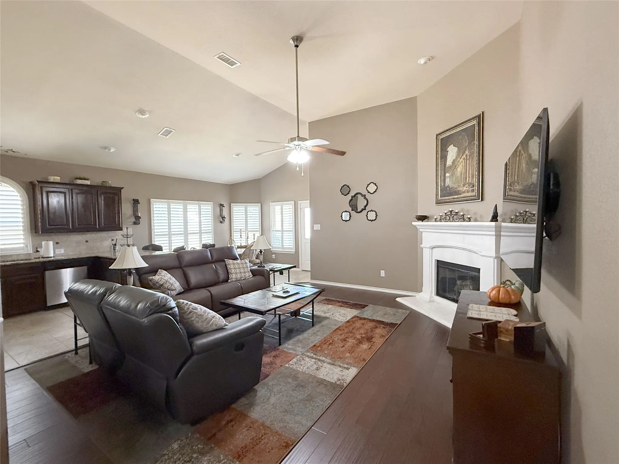 Single Family Residence For Sale in Denton County , 4809 Wasatch Drive, Denton, Texas 76208, 4 Bedroom, 2 Bathroom, 2 Garage spaces, 1,772 Sqft, built in 2015, mls#21360692, Real Estate Agent in Denton, Homes For Sale in Denton county, Homes For Sale in Denton, Realtor in Denton Texas, Real Estate Brokerage Independent Realty Texas, Luminita Cordes Realtor