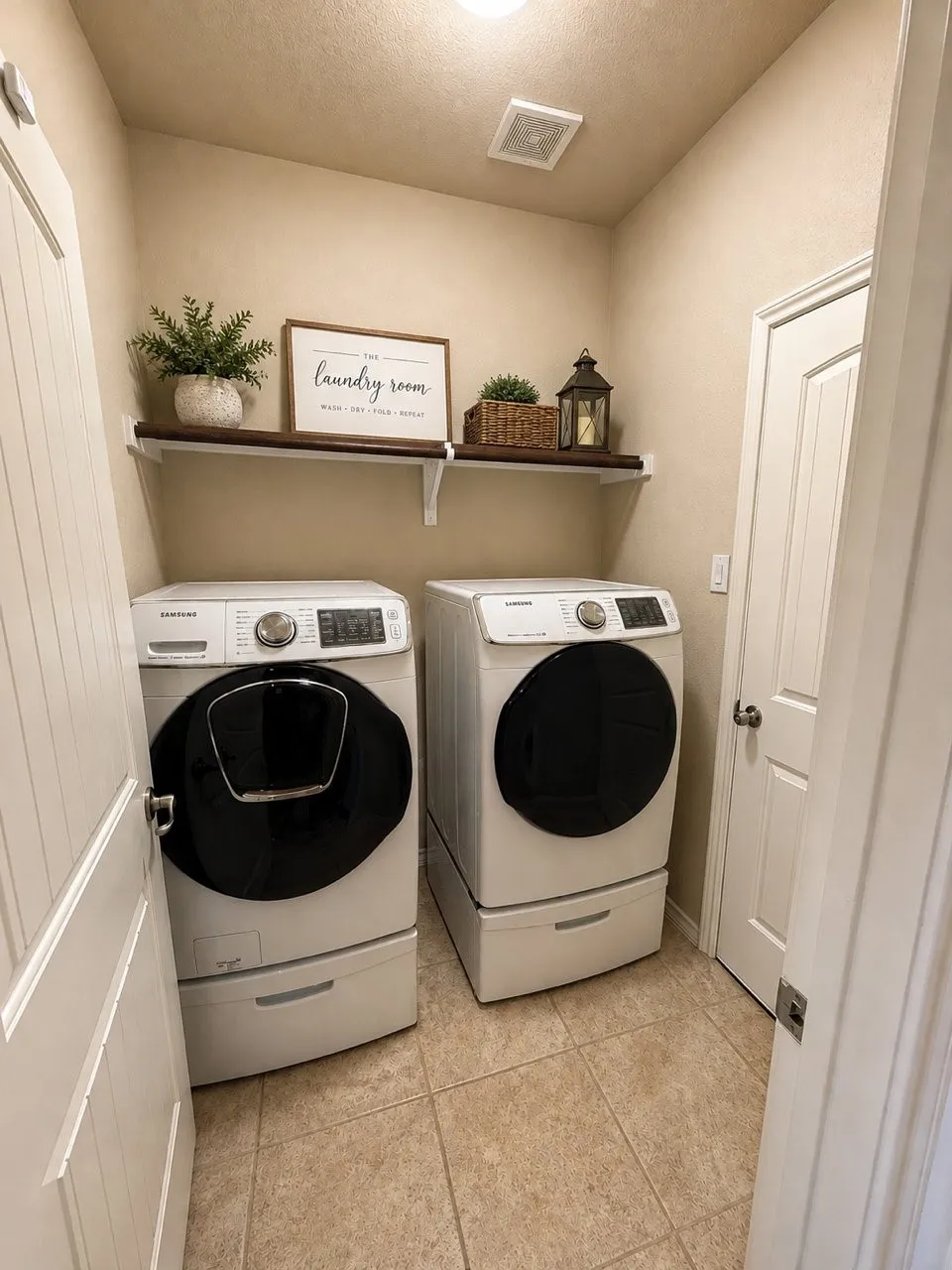 Single Family Residence For Sale in Denton County , 4809 Wasatch Drive, Denton, Texas 76208, 4 Bedroom, 2 Bathroom, 2 Garage spaces, 1,772 Sqft, built in 2015, mls#21360692, Real Estate Agent in Denton, Homes For Sale in Denton county, Homes For Sale in Denton, Realtor in Denton Texas, Real Estate Brokerage Independent Realty Texas, Luminita Cordes Realtor