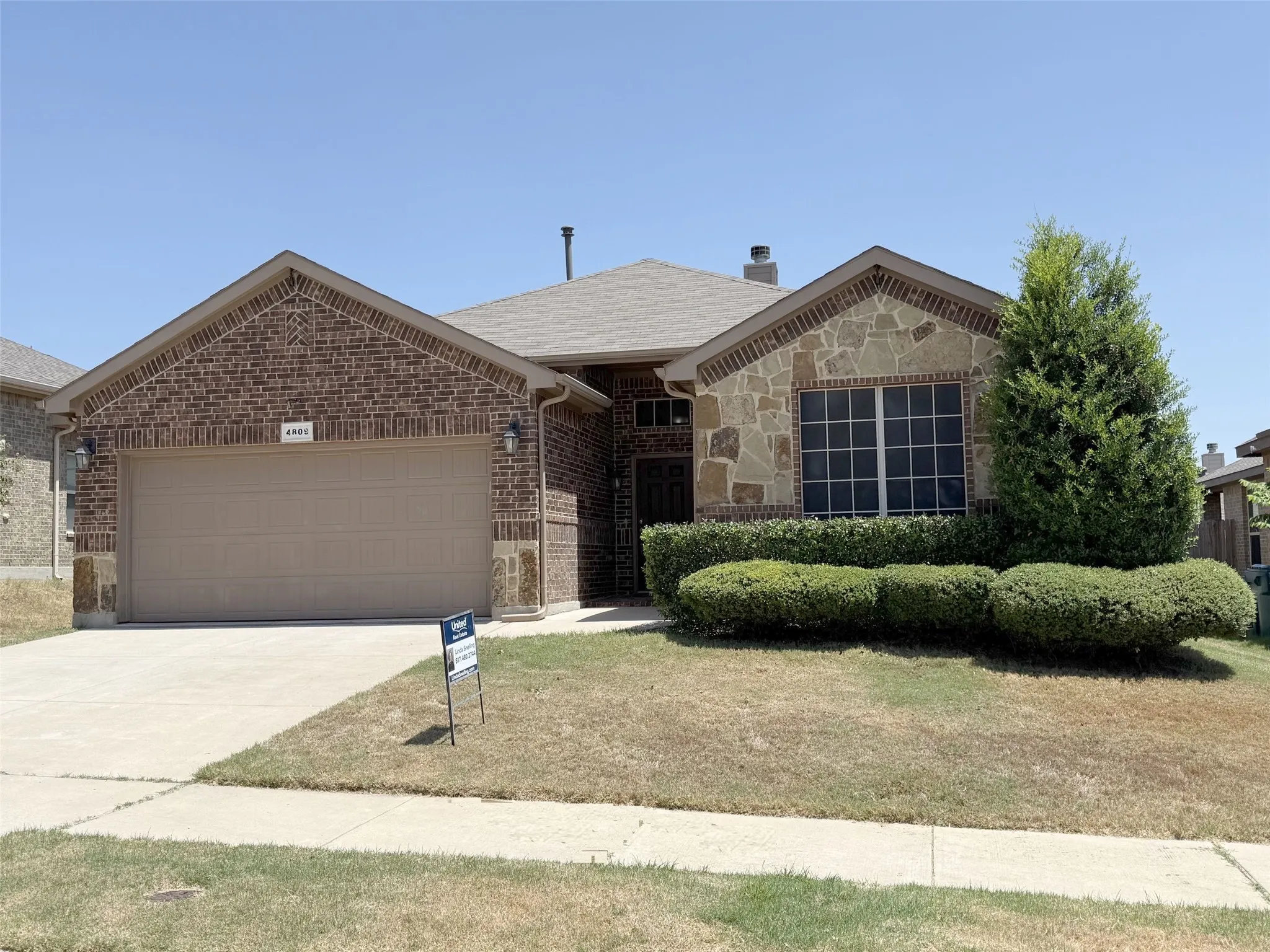 Single Family Residence For Sale in Denton County , 4809 Wasatch Drive, Denton, Texas 76208, 4 Bedroom, 2 Bathroom, 2 Garage spaces, 1,772 Sqft, built in 2015, mls#21360692, Real Estate Agent in Denton, Homes For Sale in Denton county, Homes For Sale in Denton, Realtor in Denton Texas, Real Estate Brokerage Independent Realty Texas, Luminita Cordes Realtor