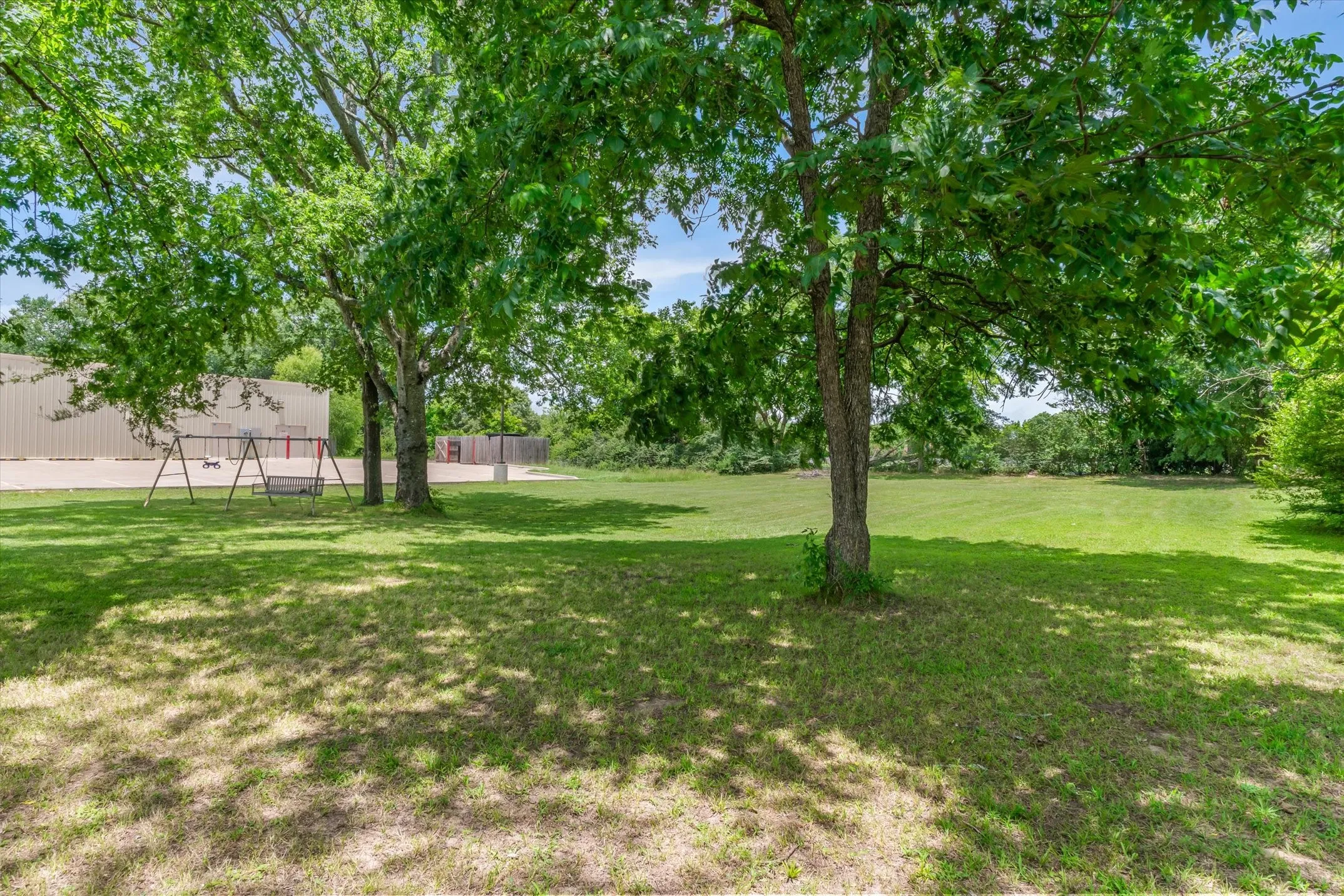 Office For Sale in Van Zandt County , 410 W Pine Street, Edgewood, Texas 75117, 0, 0, Garage spaces, 0 Sqft, built in 1993, mls#21360894, Real Estate Agent in Edgewood, Homes For Sale in Van Zandt county, Homes For Sale in Edgewood, Realtor in Edgewood Texas, Real Estate Brokerage Independent Realty Texas, Luminita Cordes Realtor