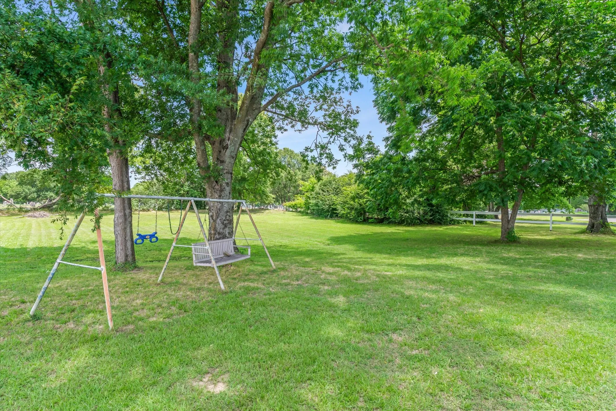 Office For Sale in Van Zandt County , 410 W Pine Street, Edgewood, Texas 75117, 0, 0, Garage spaces, 0 Sqft, built in 1993, mls#21360894, Real Estate Agent in Edgewood, Homes For Sale in Van Zandt county, Homes For Sale in Edgewood, Realtor in Edgewood Texas, Real Estate Brokerage Independent Realty Texas, Luminita Cordes Realtor