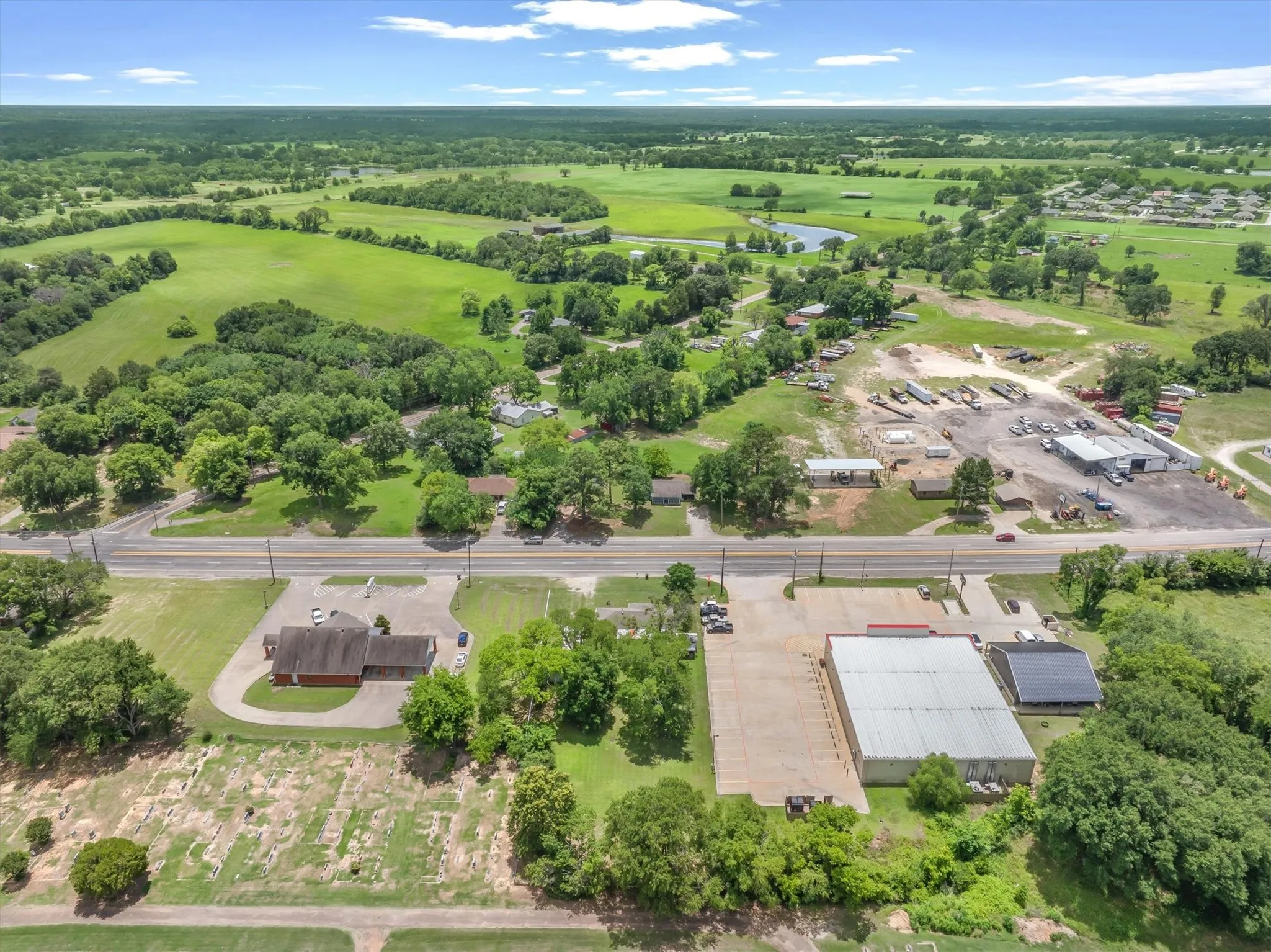 Office For Sale in Van Zandt County , 410 W Pine Street, Edgewood, Texas 75117, 0, 0, Garage spaces, 0 Sqft, built in 1993, mls#21360894, Real Estate Agent in Edgewood, Homes For Sale in Van Zandt county, Homes For Sale in Edgewood, Realtor in Edgewood Texas, Real Estate Brokerage Independent Realty Texas, Luminita Cordes Realtor