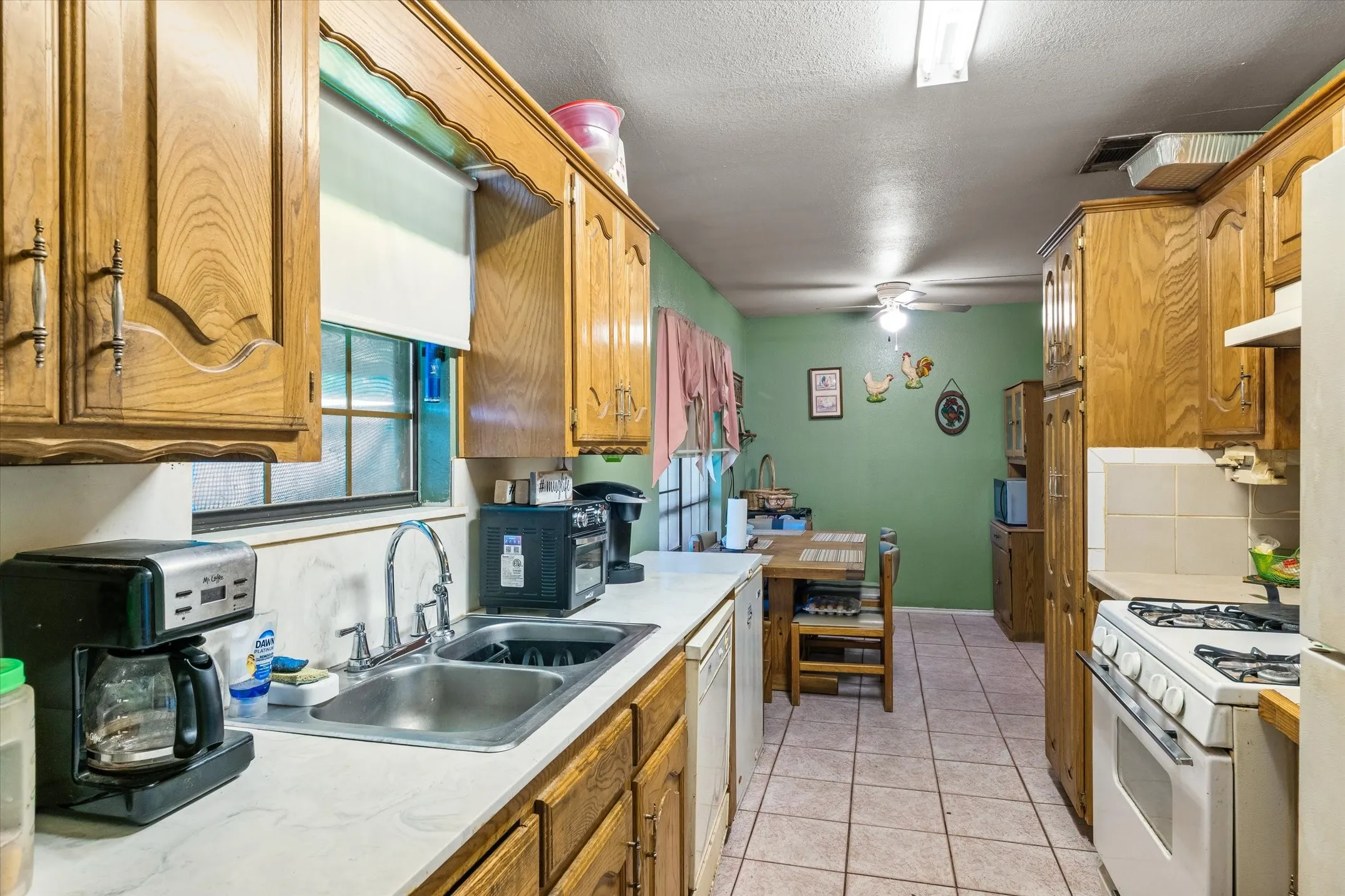 Office For Sale in Van Zandt County , 410 W Pine Street, Edgewood, Texas 75117, 0, 0, Garage spaces, 0 Sqft, built in 1993, mls#21360894, Real Estate Agent in Edgewood, Homes For Sale in Van Zandt county, Homes For Sale in Edgewood, Realtor in Edgewood Texas, Real Estate Brokerage Independent Realty Texas, Luminita Cordes Realtor