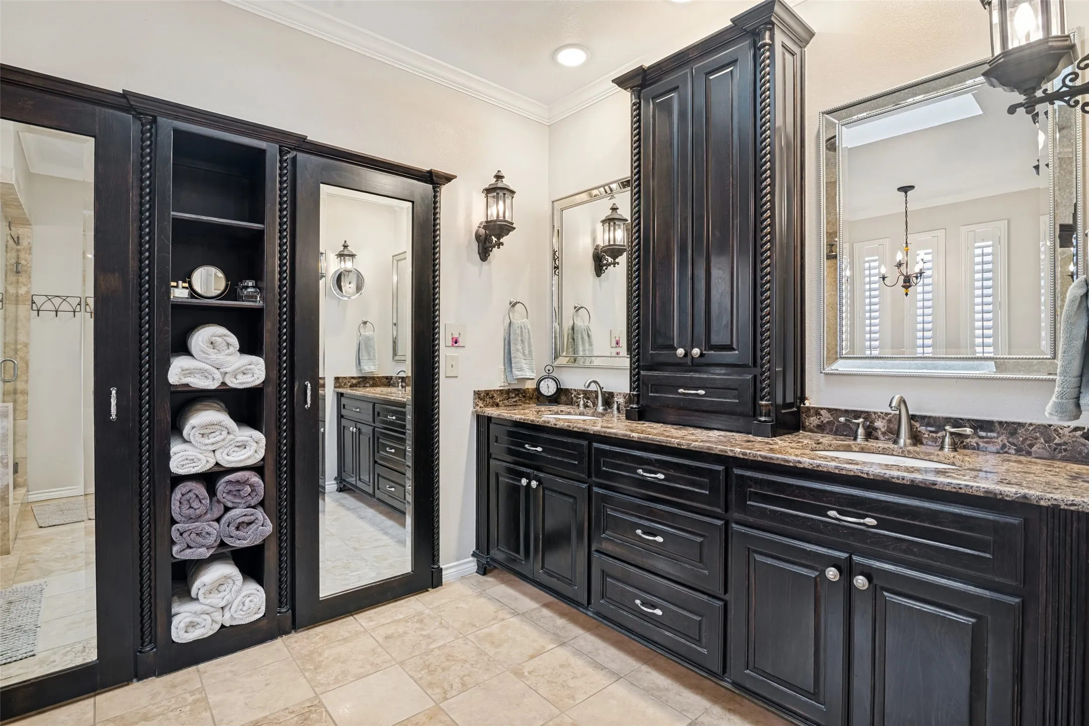 Single Family Residence For Sale in Collin County , 3921 Gettysburg Circle, Plano, Texas 75023, 4 Bedroom, 3 Bathroom, 2 Garage spaces, 2,939 Sqft, built in 1984, mls#21360434, Real Estate Agent in Plano, Homes For Sale in Collin county, Homes For Sale in Plano, Realtor in Plano Texas, Real Estate Brokerage Independent Realty Texas, Luminita Cordes Realtor