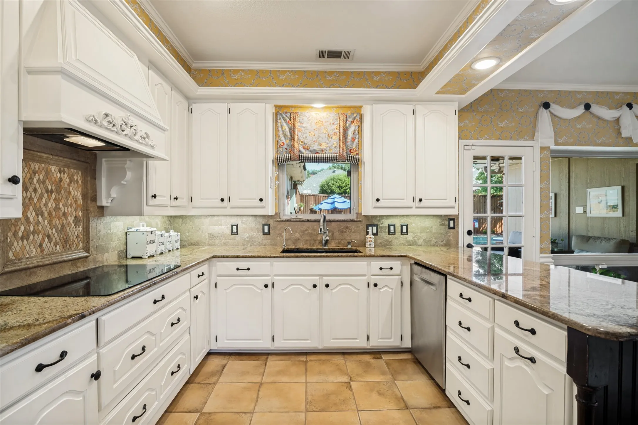 Single Family Residence For Sale in Collin County , 3921 Gettysburg Circle, Plano, Texas 75023, 4 Bedroom, 3 Bathroom, 2 Garage spaces, 2,939 Sqft, built in 1984, mls#21360434, Real Estate Agent in Plano, Homes For Sale in Collin county, Homes For Sale in Plano, Realtor in Plano Texas, Real Estate Brokerage Independent Realty Texas, Luminita Cordes Realtor