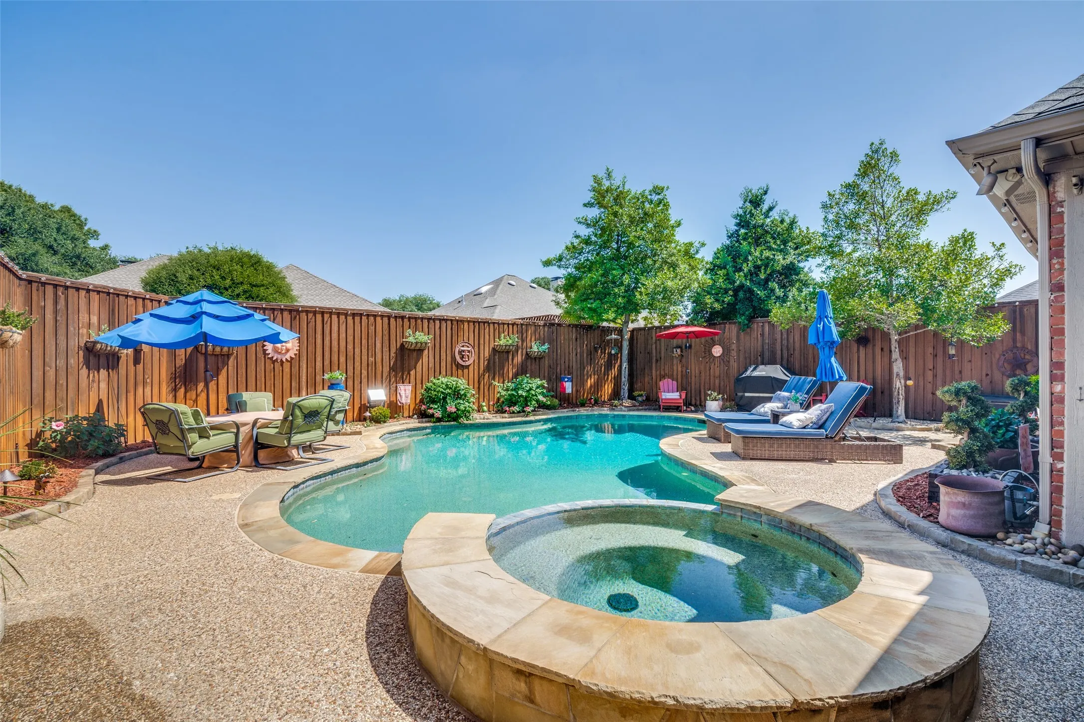 Single Family Residence For Sale in Collin County , 3921 Gettysburg Circle, Plano, Texas 75023, 4 Bedroom, 3 Bathroom, 2 Garage spaces, 2,939 Sqft, built in 1984, mls#21360434, Real Estate Agent in Plano, Homes For Sale in Collin county, Homes For Sale in Plano, Realtor in Plano Texas, Real Estate Brokerage Independent Realty Texas, Luminita Cordes Realtor