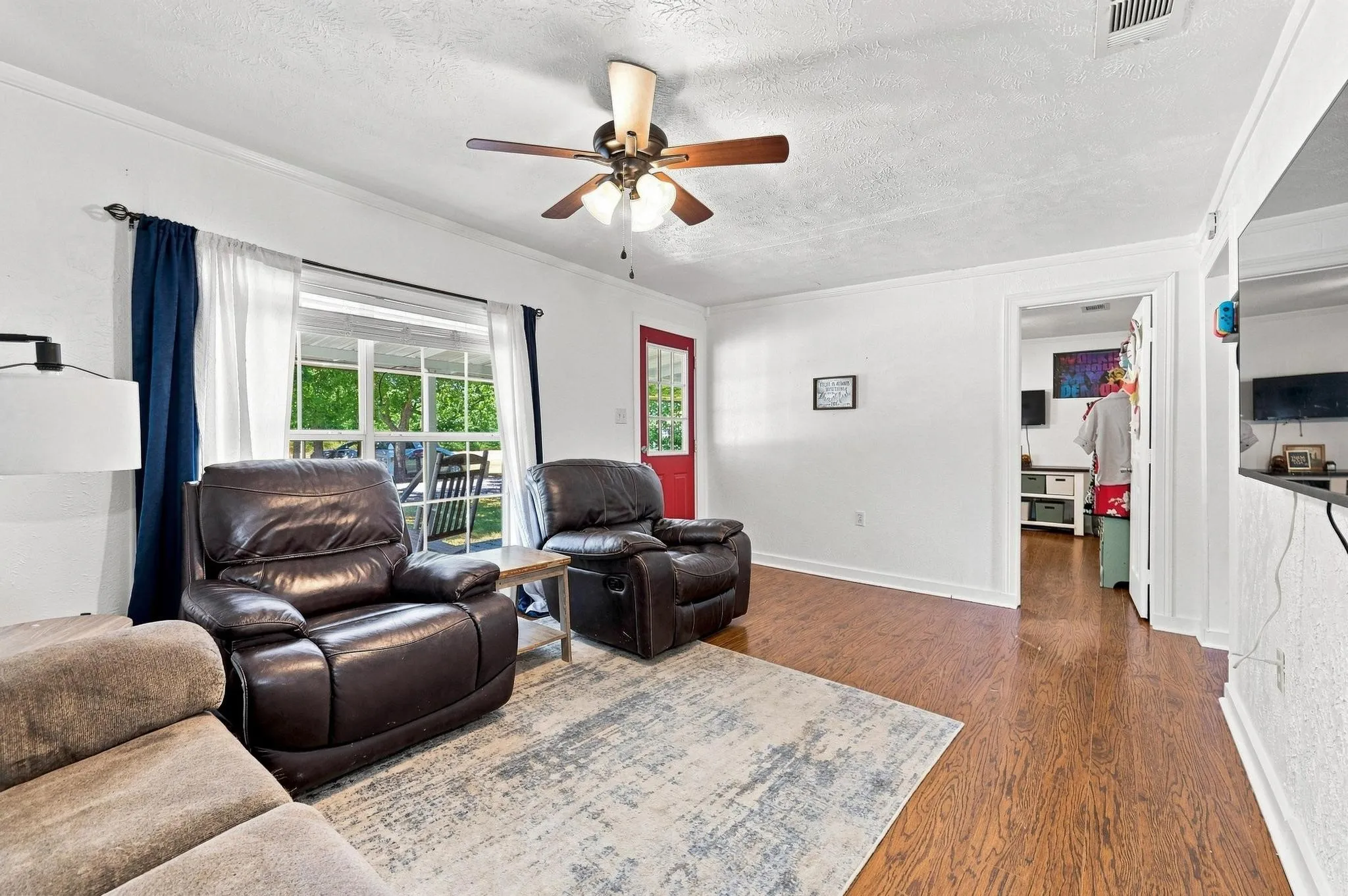 Single Family Residence For Sale in Collin County , 314 E 5th Street, Anna, Texas 75409, 3 Bedroom, 2 Bathroom, Garage spaces, 1,414 Sqft, built in 1942, mls#21360902, Real Estate Agent in Anna, Homes For Sale in Collin county, Homes For Sale in Anna, Realtor in Anna Texas, Real Estate Brokerage Independent Realty Texas, Luminita Cordes Realtor