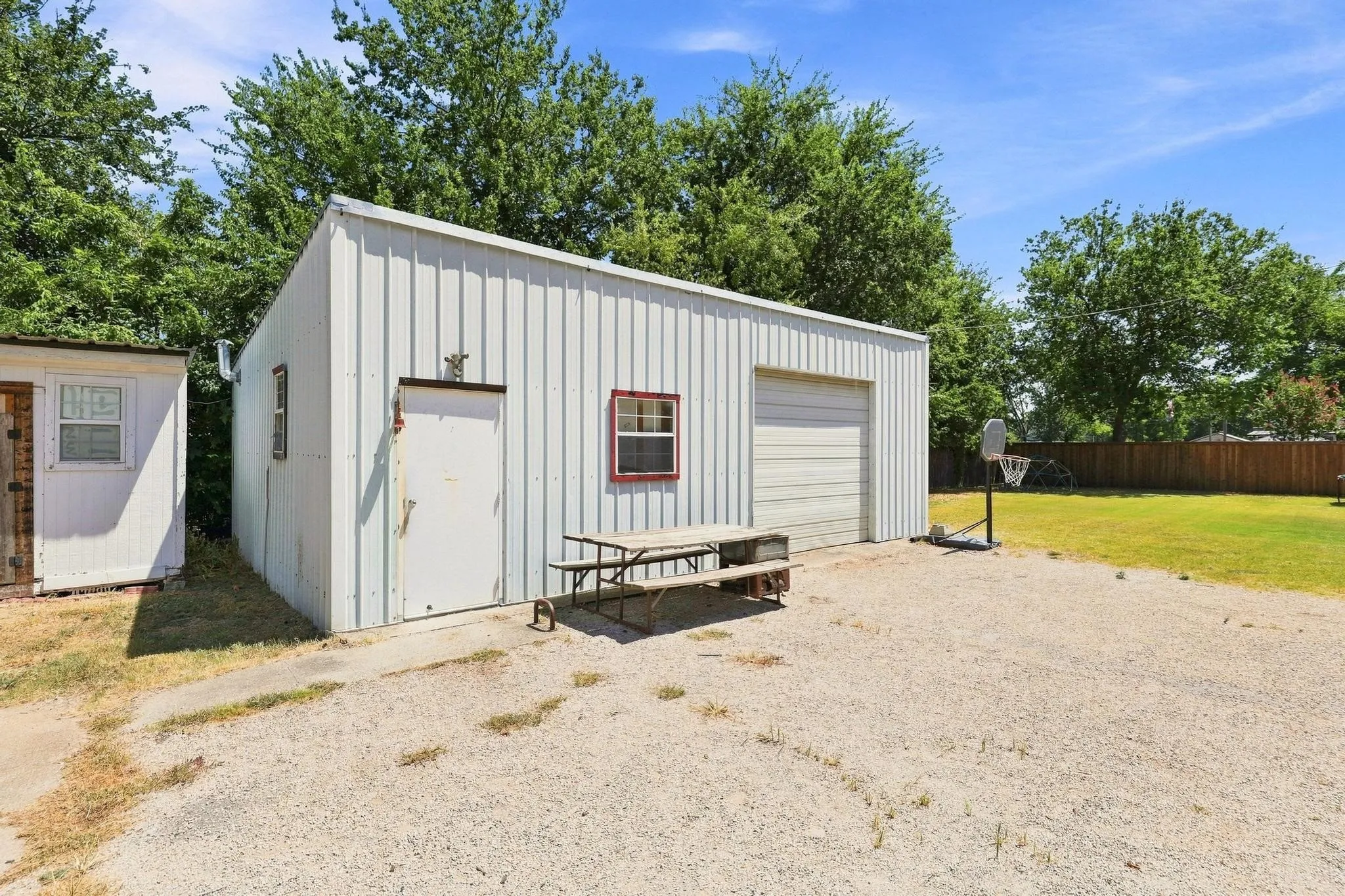 Single Family Residence For Sale in Collin County , 314 E 5th Street, Anna, Texas 75409, 3 Bedroom, 2 Bathroom, Garage spaces, 1,414 Sqft, built in 1942, mls#21360902, Real Estate Agent in Anna, Homes For Sale in Collin county, Homes For Sale in Anna, Realtor in Anna Texas, Real Estate Brokerage Independent Realty Texas, Luminita Cordes Realtor