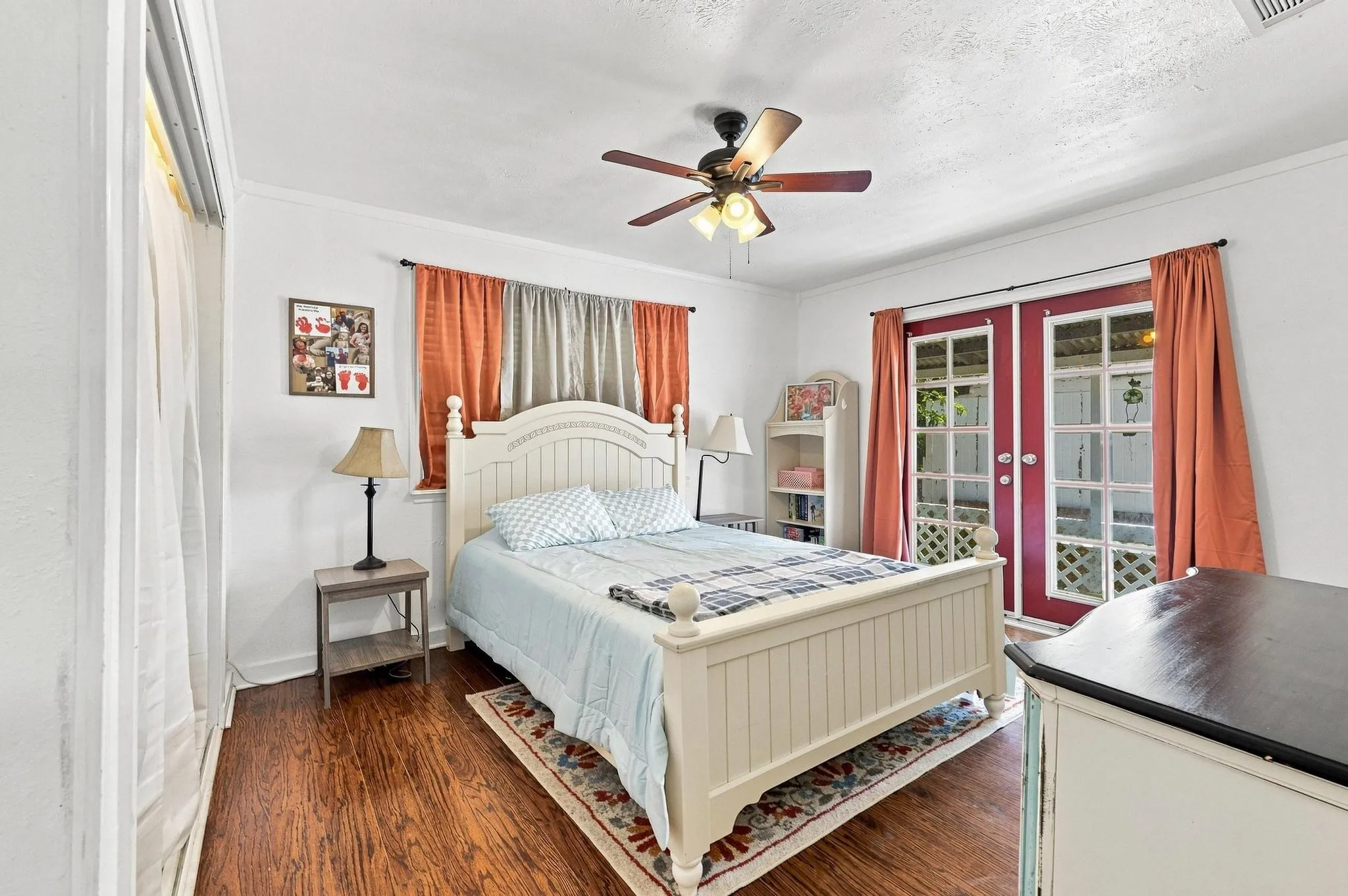 Single Family Residence For Sale in Collin County , 314 E 5th Street, Anna, Texas 75409, 3 Bedroom, 2 Bathroom, Garage spaces, 1,414 Sqft, built in 1942, mls#21360902, Real Estate Agent in Anna, Homes For Sale in Collin county, Homes For Sale in Anna, Realtor in Anna Texas, Real Estate Brokerage Independent Realty Texas, Luminita Cordes Realtor
