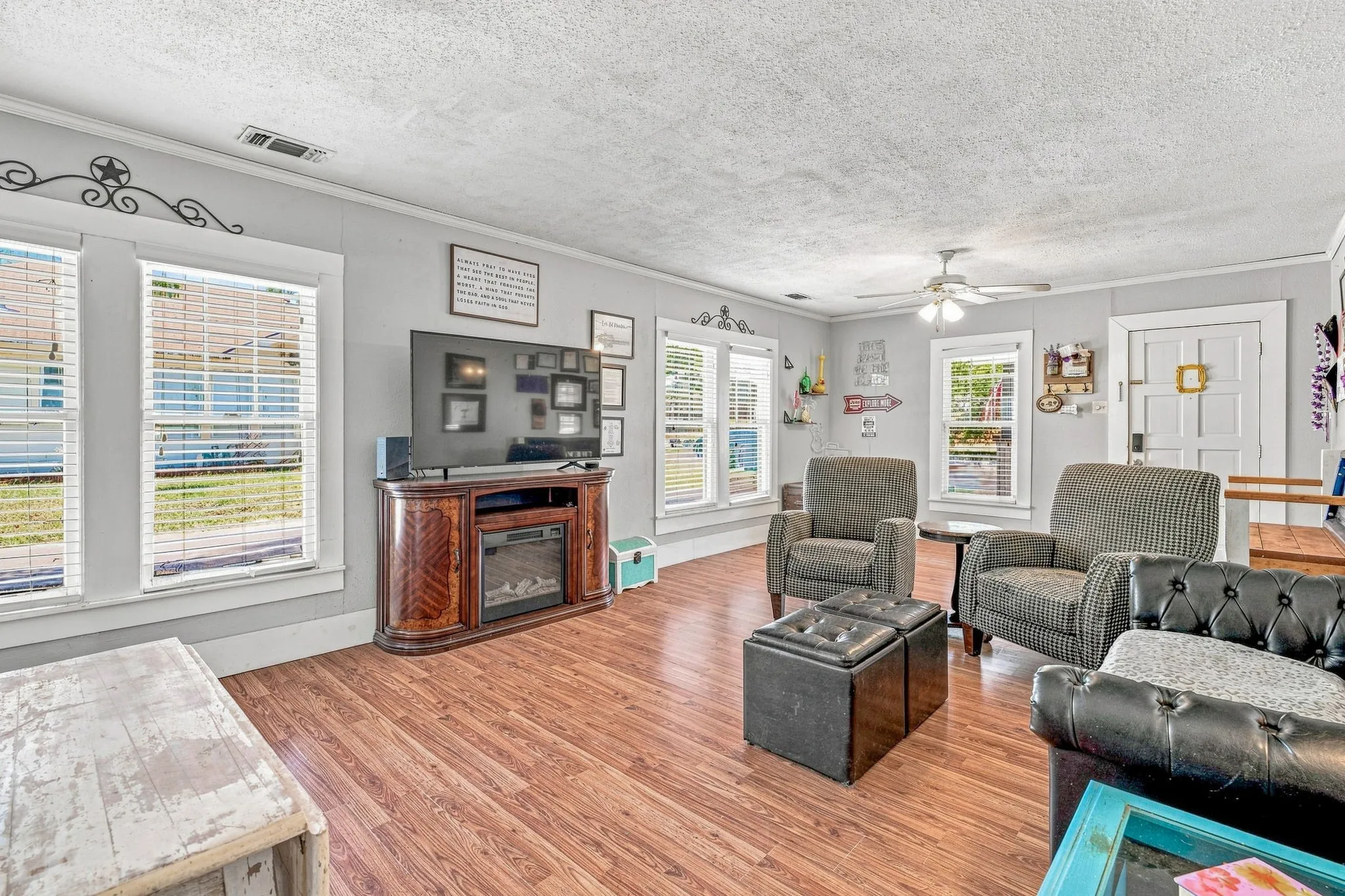 Single Family Residence For Sale in Erath County , 814 N Ollie Street, Stephenville, Texas 76401, 2 Bedroom, 1 Bathroom, Garage spaces, 1,288 Sqft, built in 1940, Price $225,000, mls#21360895, Real Estate Agent in Stephenville, Homes For Sale in Erath county, Homes For Sale in Stephenville, Realtor in Stephenville Texas, Real Estate Brokerage Independent Realty Texas, Luminita Cordes Realtor