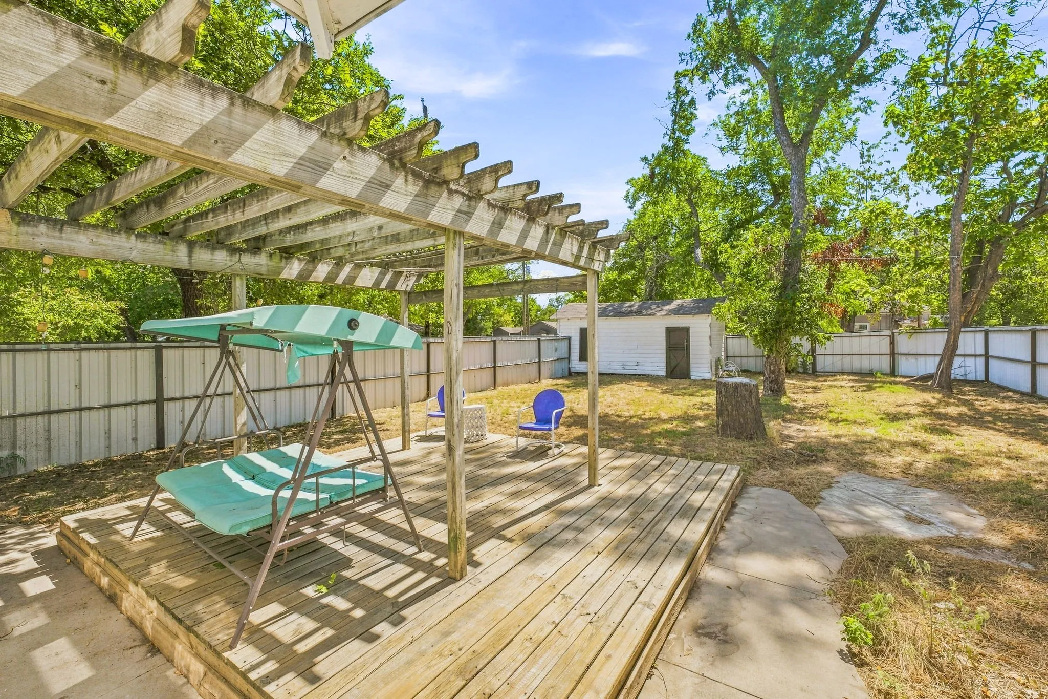 Single Family Residence For Sale in Erath County , 814 N Ollie Street, Stephenville, Texas 76401, 2 Bedroom, 1 Bathroom, Garage spaces, 1,288 Sqft, built in 1940, Price $225,000, mls#21360895, Real Estate Agent in Stephenville, Homes For Sale in Erath county, Homes For Sale in Stephenville, Realtor in Stephenville Texas, Real Estate Brokerage Independent Realty Texas, Luminita Cordes Realtor