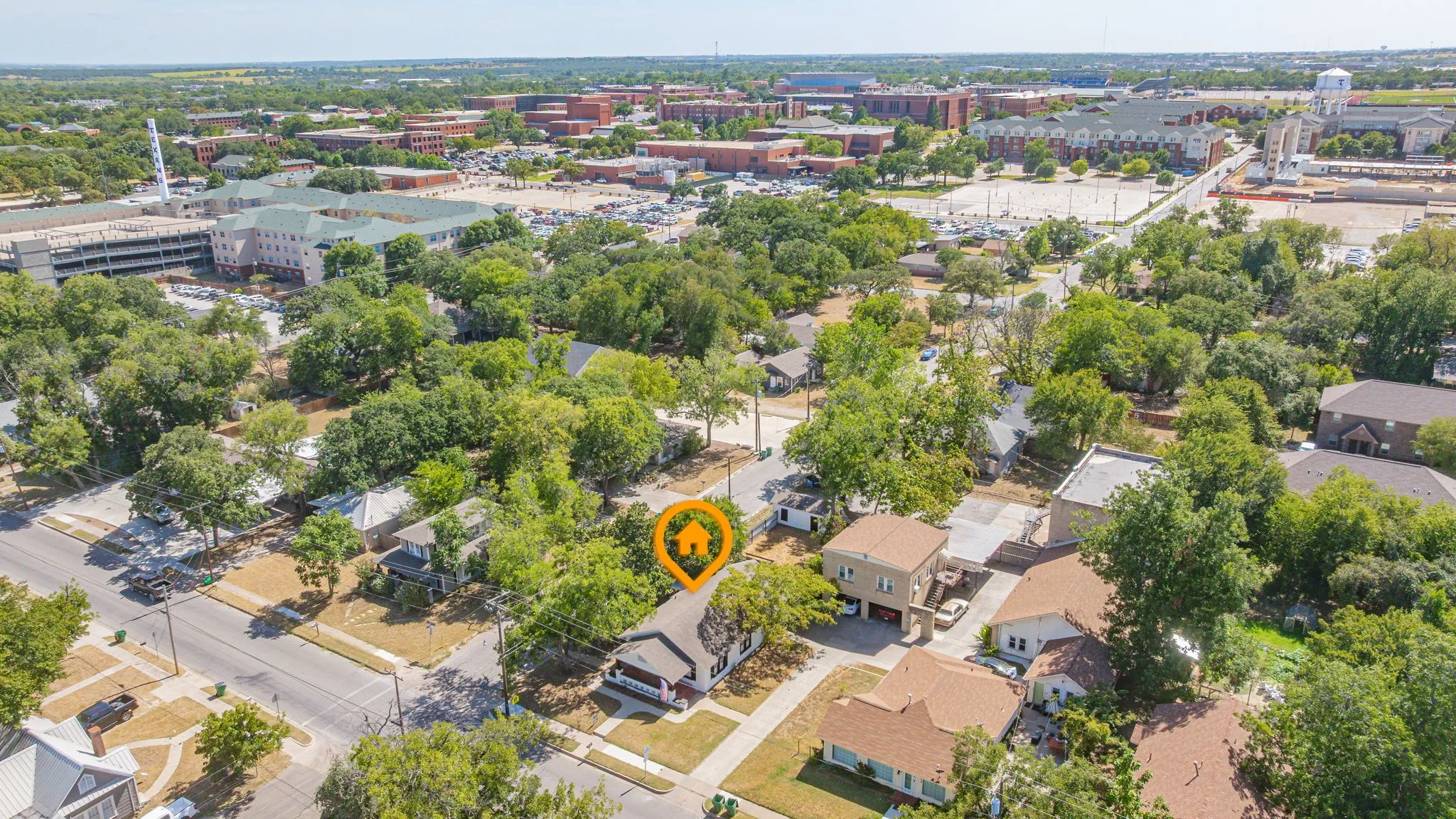 Single Family Residence For Sale in Erath County , 814 N Ollie Street, Stephenville, Texas 76401, 2 Bedroom, 1 Bathroom, Garage spaces, 1,288 Sqft, built in 1940, Price $225,000, mls#21360895, Real Estate Agent in Stephenville, Homes For Sale in Erath county, Homes For Sale in Stephenville, Realtor in Stephenville Texas, Real Estate Brokerage Independent Realty Texas, Luminita Cordes Realtor