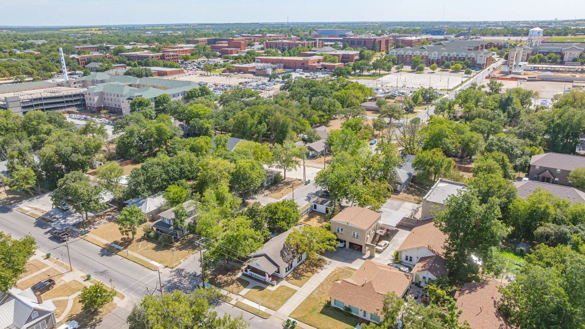Single Family Residence For Sale in Erath County , 814 N Ollie Street, Stephenville, Texas 76401, 2 Bedroom, 1 Bathroom, Garage spaces, 1,288 Sqft, built in 1940, Price $225,000, mls#21360895, Real Estate Agent in Stephenville, Homes For Sale in Erath county, Homes For Sale in Stephenville, Realtor in Stephenville Texas, Real Estate Brokerage Independent Realty Texas, Luminita Cordes Realtor