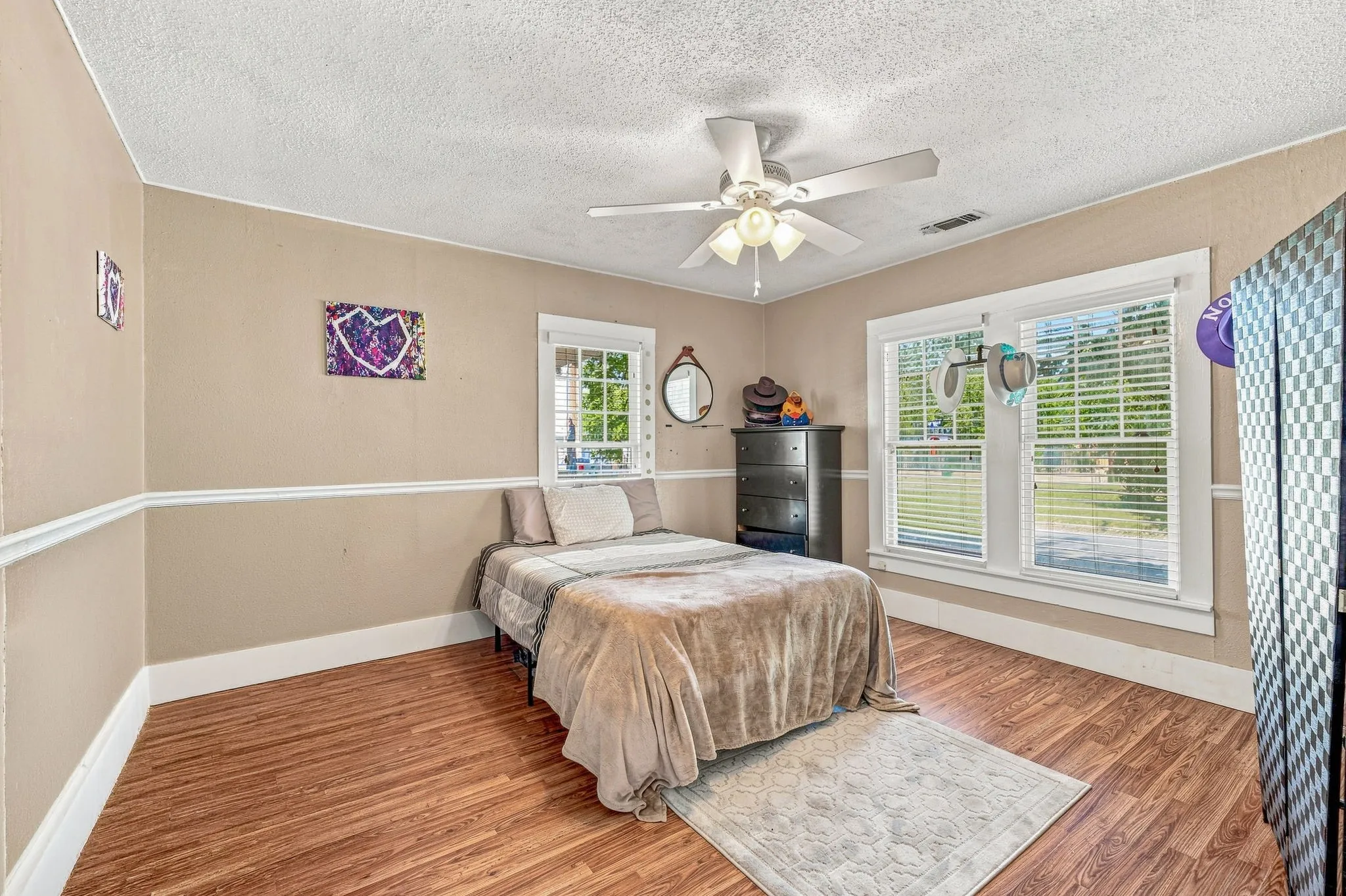 Single Family Residence For Sale in Erath County , 814 N Ollie Street, Stephenville, Texas 76401, 2 Bedroom, 1 Bathroom, Garage spaces, 1,288 Sqft, built in 1940, Price $225,000, mls#21360895, Real Estate Agent in Stephenville, Homes For Sale in Erath county, Homes For Sale in Stephenville, Realtor in Stephenville Texas, Real Estate Brokerage Independent Realty Texas, Luminita Cordes Realtor