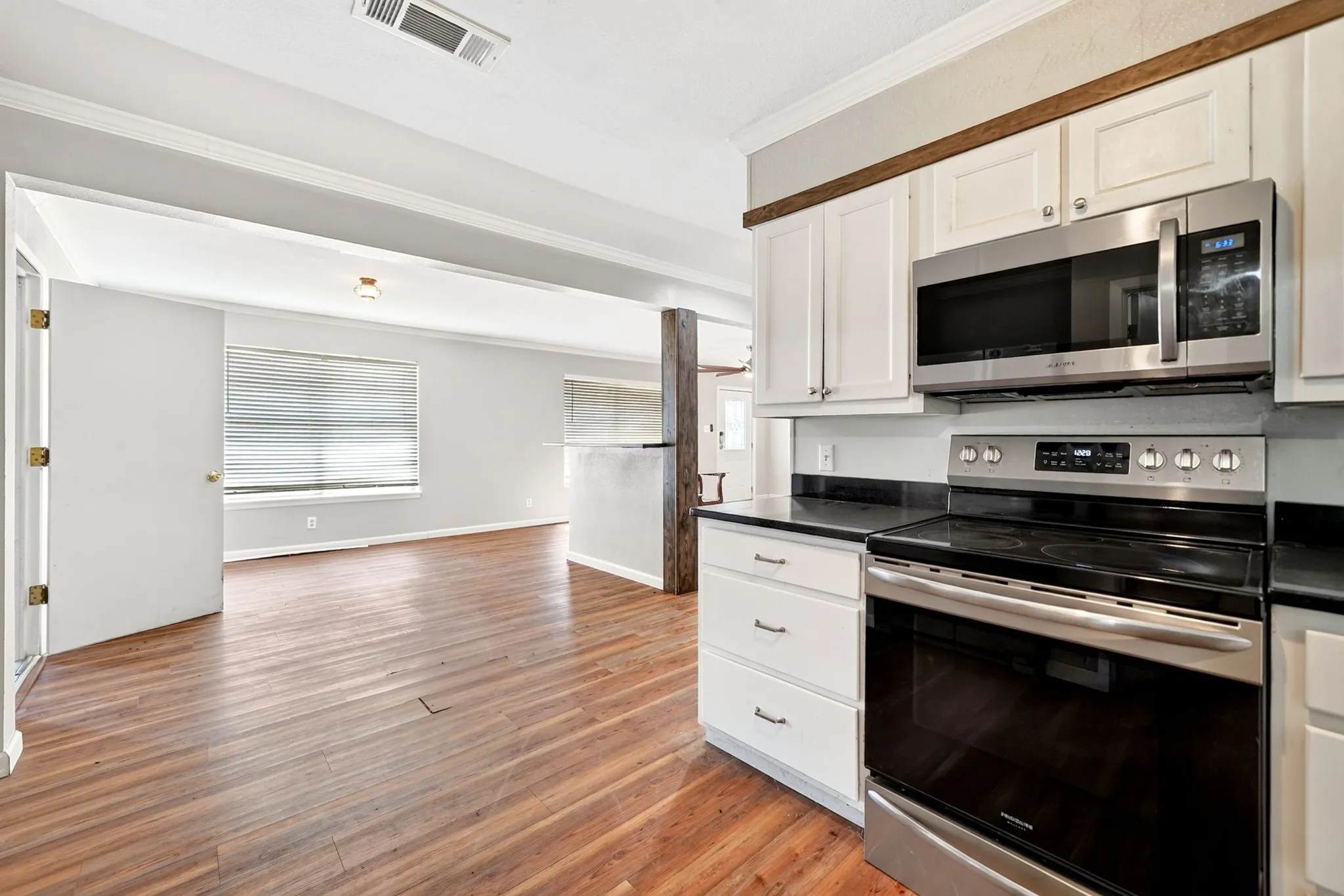 Single Family Residence For Sale in Delta County , 1020 10th Street, Cooper, Texas 75432, 4 Bedroom, 2 Bathroom, Garage spaces, 1,839 Sqft, built in 1972, Price $190,000, mls#21360728, Real Estate Agent in Cooper, Homes For Sale in Delta county, Homes For Sale in Cooper, Realtor in Cooper Texas, Real Estate Brokerage Independent Realty Texas, Luminita Cordes Realtor
