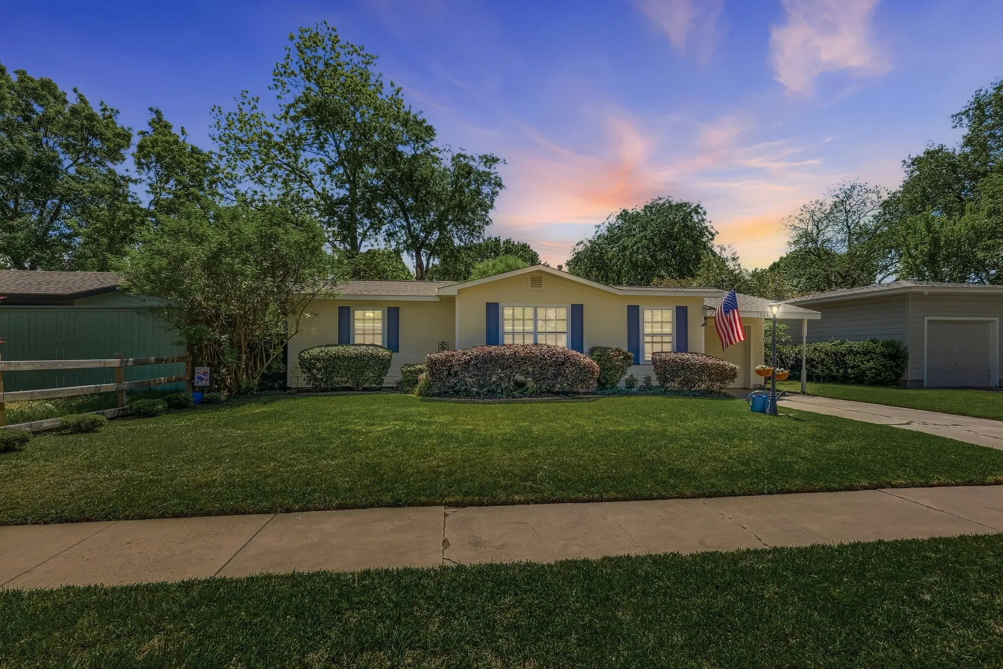 Single Family Residence For Sale in Tarrant County , 1204 Lyndale Drive, Arlington, Texas 76013, 3 Bedroom, 2 Bathroom, 1 Garage spaces, 1,458 Sqft, built in 1955, mls#21360896, Real Estate Agent in Arlington, Homes For Sale in Tarrant county, Homes For Sale in Arlington, Realtor in Arlington Texas, Real Estate Brokerage Independent Realty Texas, Luminita Cordes Realtor