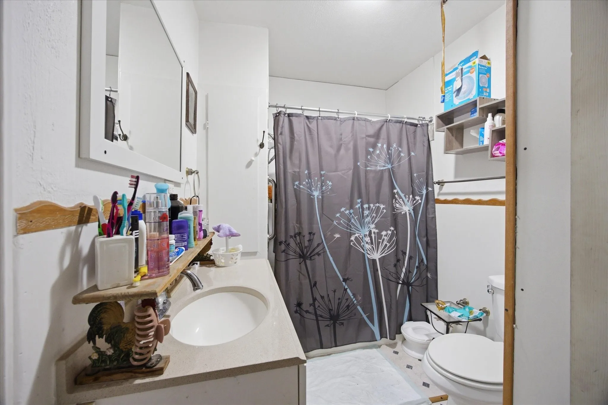 Single Family Residence For Sale in Red River (TX) County , 112 S Fm 44, Annona, Texas 75550, 3 Bedroom, 2 Bathroom, Garage spaces, 1,863 Sqft, built in 1947, mls#21360915, Real Estate Agent in Annona, Homes For Sale in Red River (TX) county, Homes For Sale in Annona, Realtor in Annona Texas, Real Estate Brokerage Independent Realty Texas, Luminita Cordes Realtor