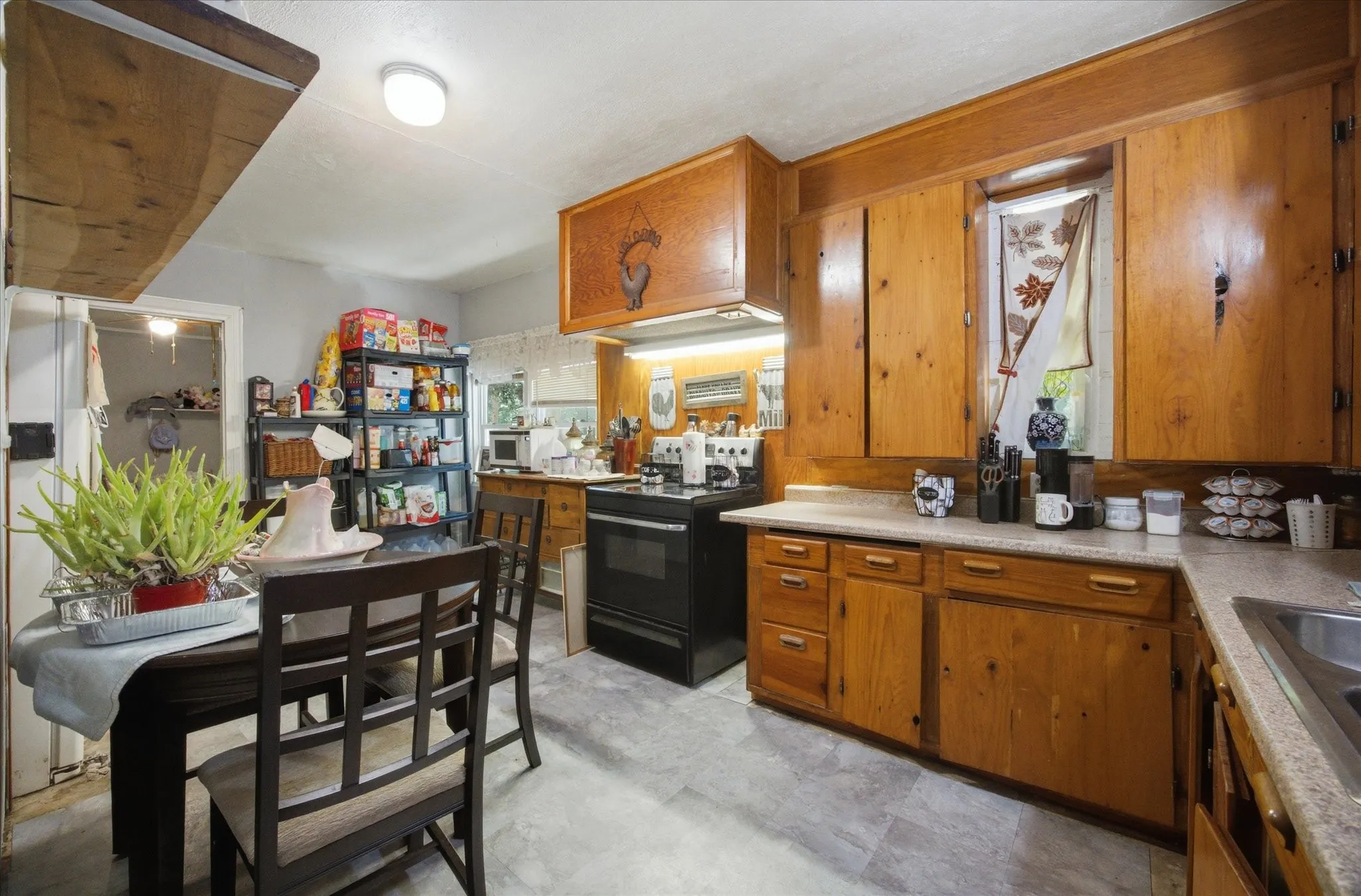 Single Family Residence For Sale in Red River (TX) County , 112 S Fm 44, Annona, Texas 75550, 3 Bedroom, 2 Bathroom, Garage spaces, 1,863 Sqft, built in 1947, mls#21360915, Real Estate Agent in Annona, Homes For Sale in Red River (TX) county, Homes For Sale in Annona, Realtor in Annona Texas, Real Estate Brokerage Independent Realty Texas, Luminita Cordes Realtor