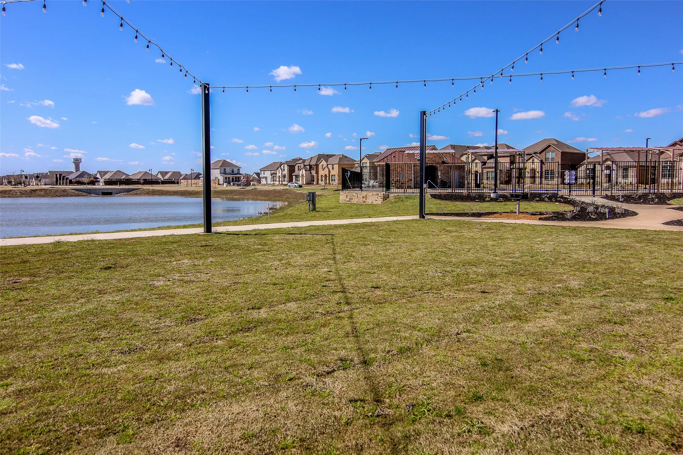Single Family Residence For Rent in Collin County , 2721 Franklin Drive, Celina, Texas 75009, 3 Bedroom, 2 Bathroom, 2 Garage spaces, 1,602 Sqft, built in 2020, Price $2,249, mls#21360916, Real Estate Agent in Celina, Homes For Rent in Collin county, Homes For Rent in Celina, Realtor in Celina Texas, Real Estate Brokerage Independent Realty Texas, Luminita Cordes Realtor