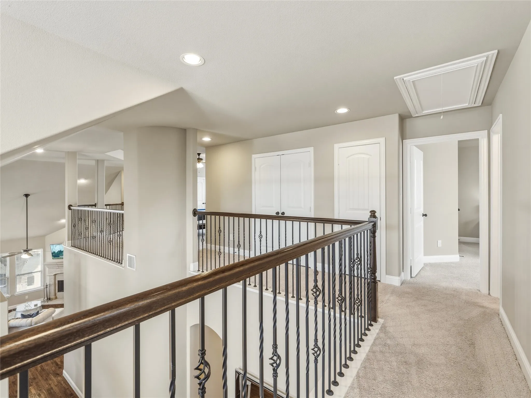 Upper stair Hall walkway