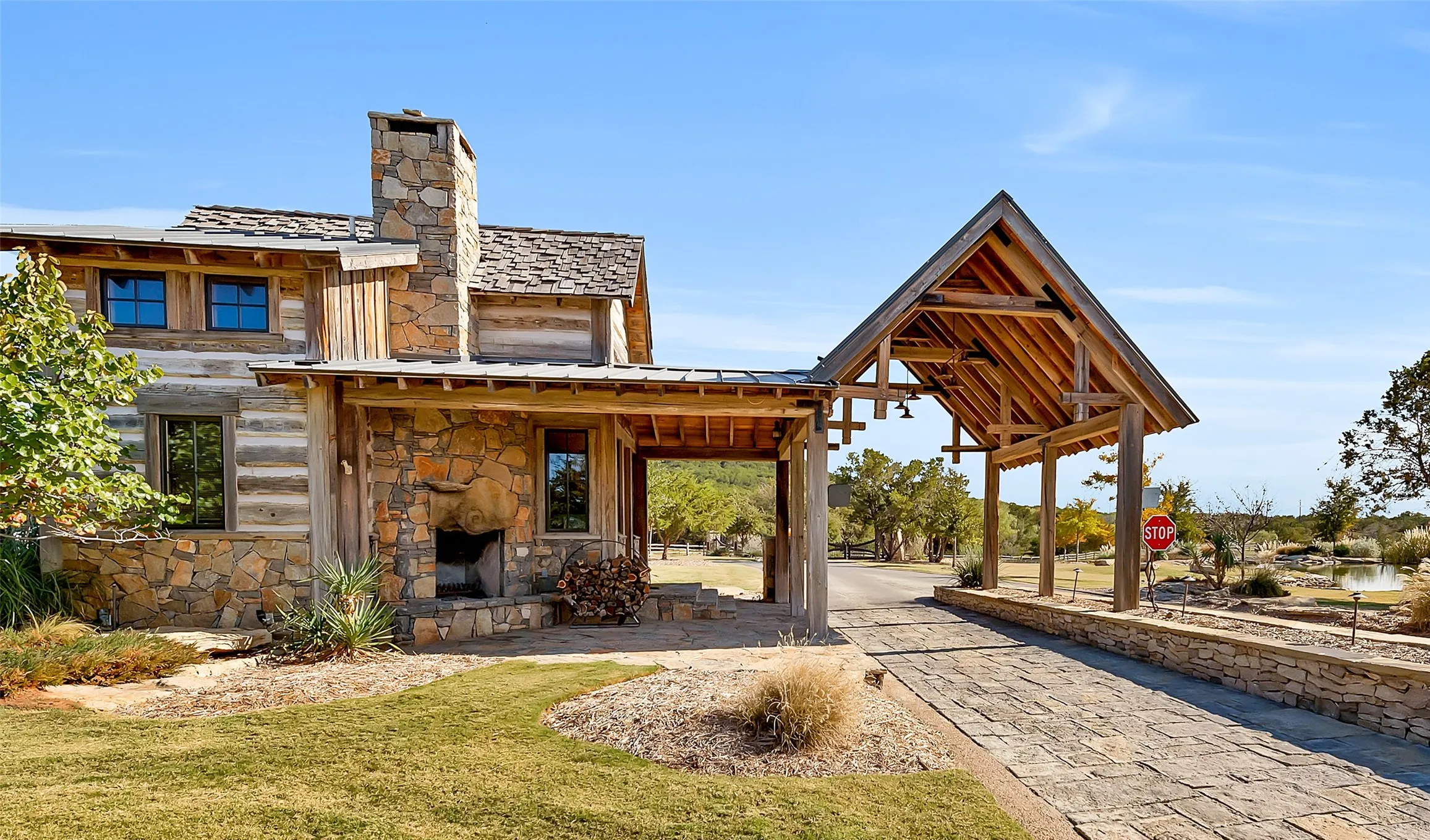 Single Family Residence For Sale in Palo Pinto County , 1165 Grandview Drive, Graford, Texas 76449, 3 Bedroom, 5 Bathroom, 1 Garage spaces, 2,723 Sqft, built in 2008, mls#21360817, Real Estate Agent in Graford, Homes For Sale in Palo Pinto county, Homes For Sale in Graford, Realtor in Graford Texas, Real Estate Brokerage Independent Realty Texas, Luminita Cordes Realtor