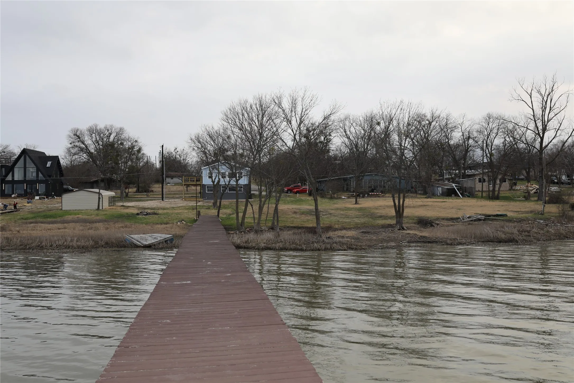 Single Family Residence For Sale in Hunt County , 1020 Crazy Horse, Quinlan, Texas 75474, 3 Bedroom, 3 Bathroom, Garage spaces, 2,132 Sqft, built in 1981, mls#21360920, Real Estate Agent in Quinlan, Homes For Sale in Hunt county, Homes For Sale in Quinlan, Realtor in Quinlan Texas, Real Estate Brokerage Independent Realty Texas, Luminita Cordes Realtor