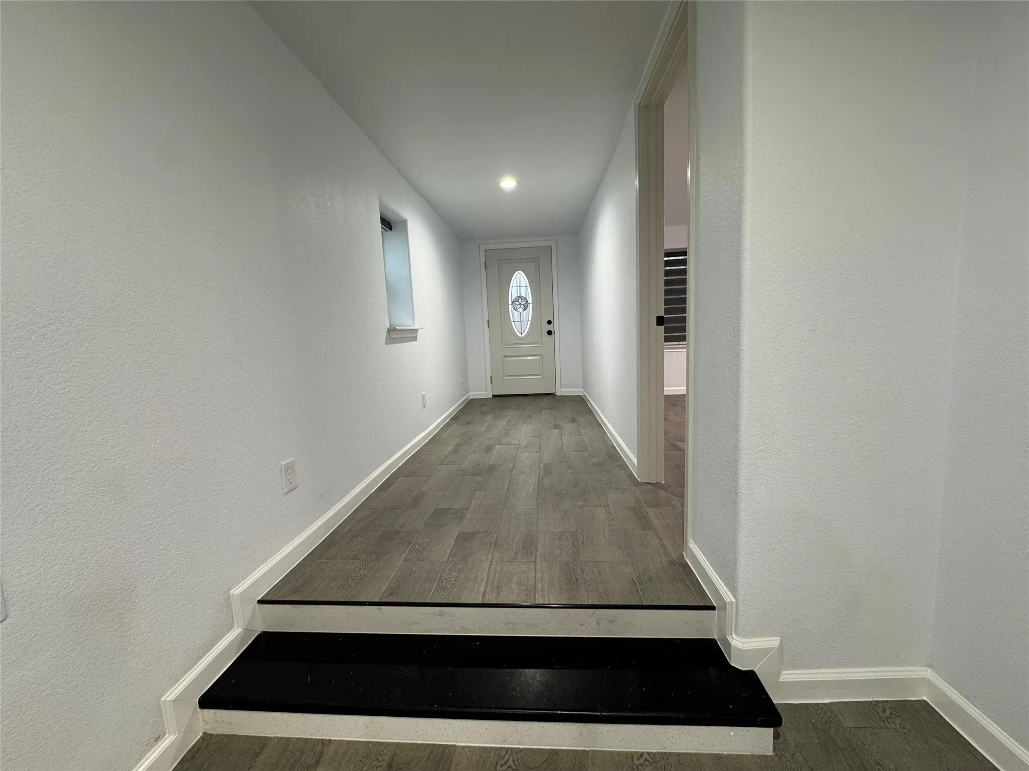 Single Family Residence For Sale in Hunt County , 1020 Crazy Horse, Quinlan, Texas 75474, 3 Bedroom, 3 Bathroom, Garage spaces, 2,132 Sqft, built in 1981, mls#21360920, Real Estate Agent in Quinlan, Homes For Sale in Hunt county, Homes For Sale in Quinlan, Realtor in Quinlan Texas, Real Estate Brokerage Independent Realty Texas, Luminita Cordes Realtor