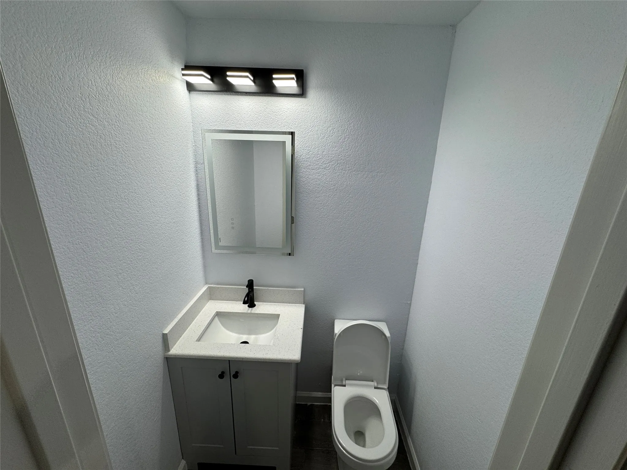Single Family Residence For Sale in Hunt County , 1020 Crazy Horse, Quinlan, Texas 75474, 3 Bedroom, 3 Bathroom, Garage spaces, 2,132 Sqft, built in 1981, mls#21360920, Real Estate Agent in Quinlan, Homes For Sale in Hunt county, Homes For Sale in Quinlan, Realtor in Quinlan Texas, Real Estate Brokerage Independent Realty Texas, Luminita Cordes Realtor