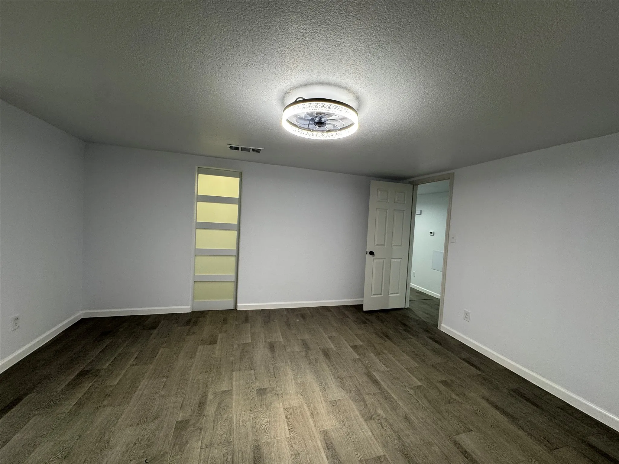Single Family Residence For Sale in Hunt County , 1020 Crazy Horse, Quinlan, Texas 75474, 3 Bedroom, 3 Bathroom, Garage spaces, 2,132 Sqft, built in 1981, mls#21360920, Real Estate Agent in Quinlan, Homes For Sale in Hunt county, Homes For Sale in Quinlan, Realtor in Quinlan Texas, Real Estate Brokerage Independent Realty Texas, Luminita Cordes Realtor