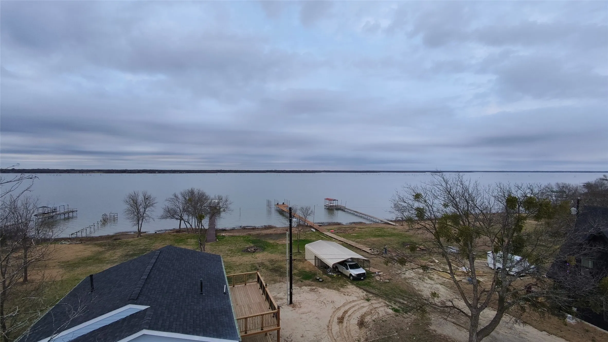 Single Family Residence For Sale in Hunt County , 1020 Crazy Horse, Quinlan, Texas 75474, 3 Bedroom, 3 Bathroom, Garage spaces, 2,132 Sqft, built in 1981, mls#21360920, Real Estate Agent in Quinlan, Homes For Sale in Hunt county, Homes For Sale in Quinlan, Realtor in Quinlan Texas, Real Estate Brokerage Independent Realty Texas, Luminita Cordes Realtor