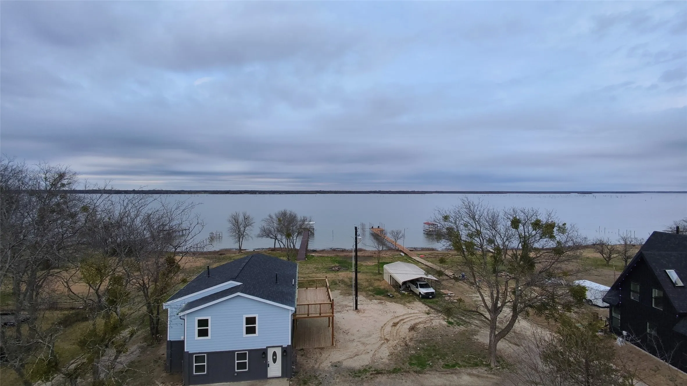Single Family Residence For Sale in Hunt County , 1020 Crazy Horse, Quinlan, Texas 75474, 3 Bedroom, 3 Bathroom, Garage spaces, 2,132 Sqft, built in 1981, mls#21360920, Real Estate Agent in Quinlan, Homes For Sale in Hunt county, Homes For Sale in Quinlan, Realtor in Quinlan Texas, Real Estate Brokerage Independent Realty Texas, Luminita Cordes Realtor